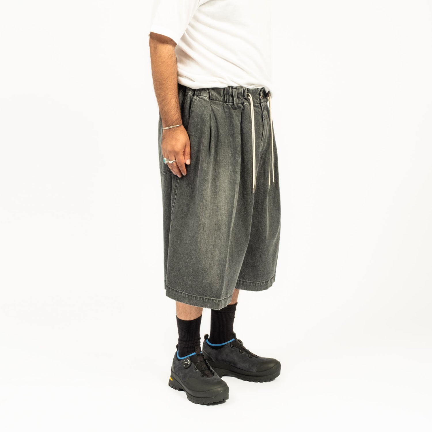 [SILLAGE] CIRCULAR SHORTS _ DENIM BLEACHED