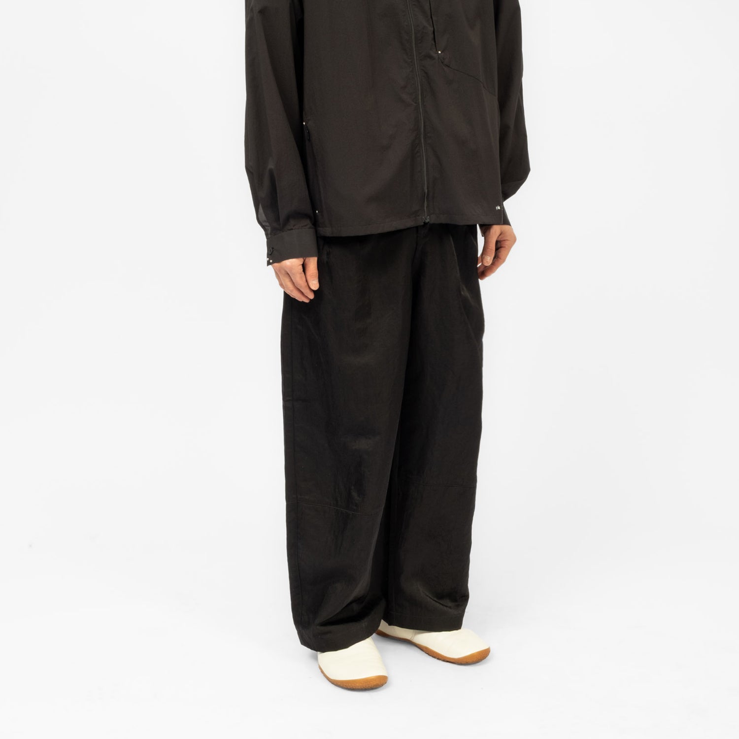[F/CE] TWO TUCK WIDE PANTS _ BLACK
