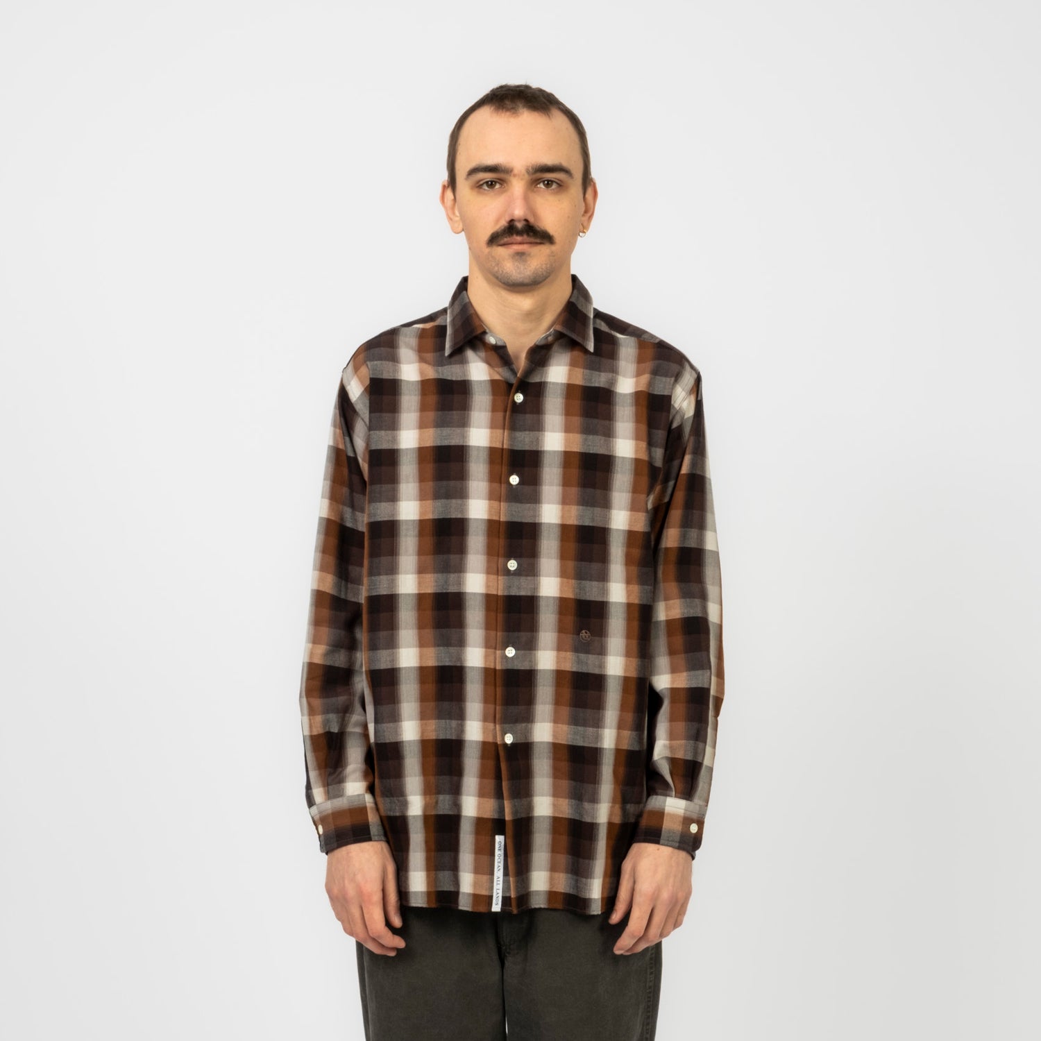 [NANAMICA] REGULAR COLLAR WIND SHIRT _ BROWN