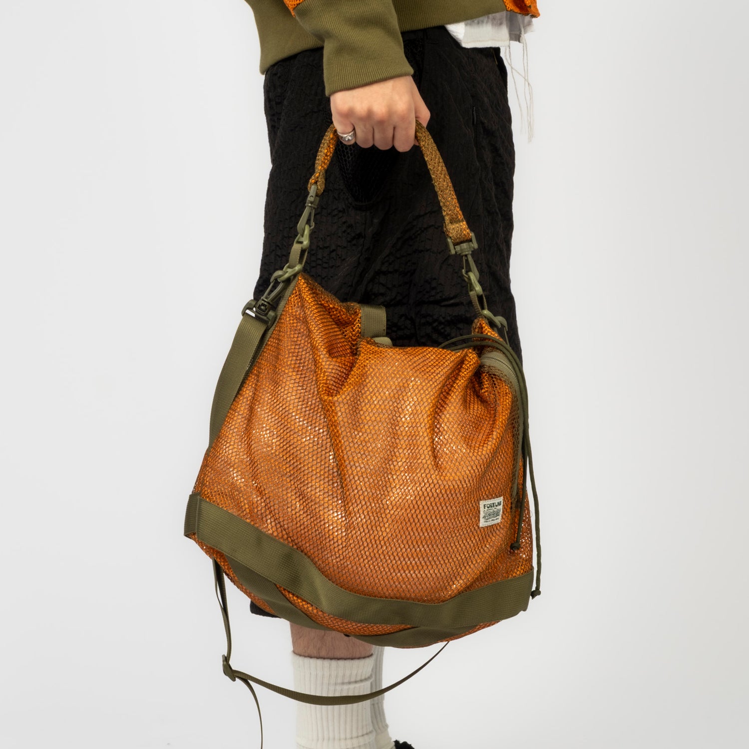 [FORTUNE W.W.D.] MESH BUCKET BAG (L) _ OLIVE/ORANGE