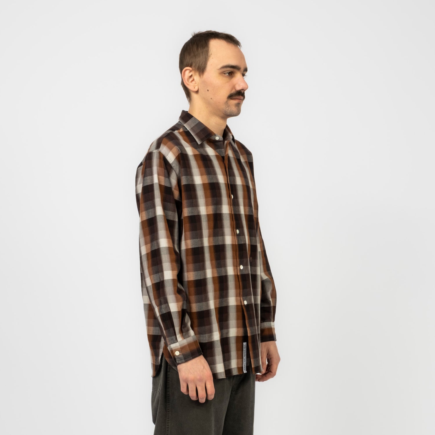[NANAMICA] REGULAR COLLAR WIND SHIRT _ BROWN