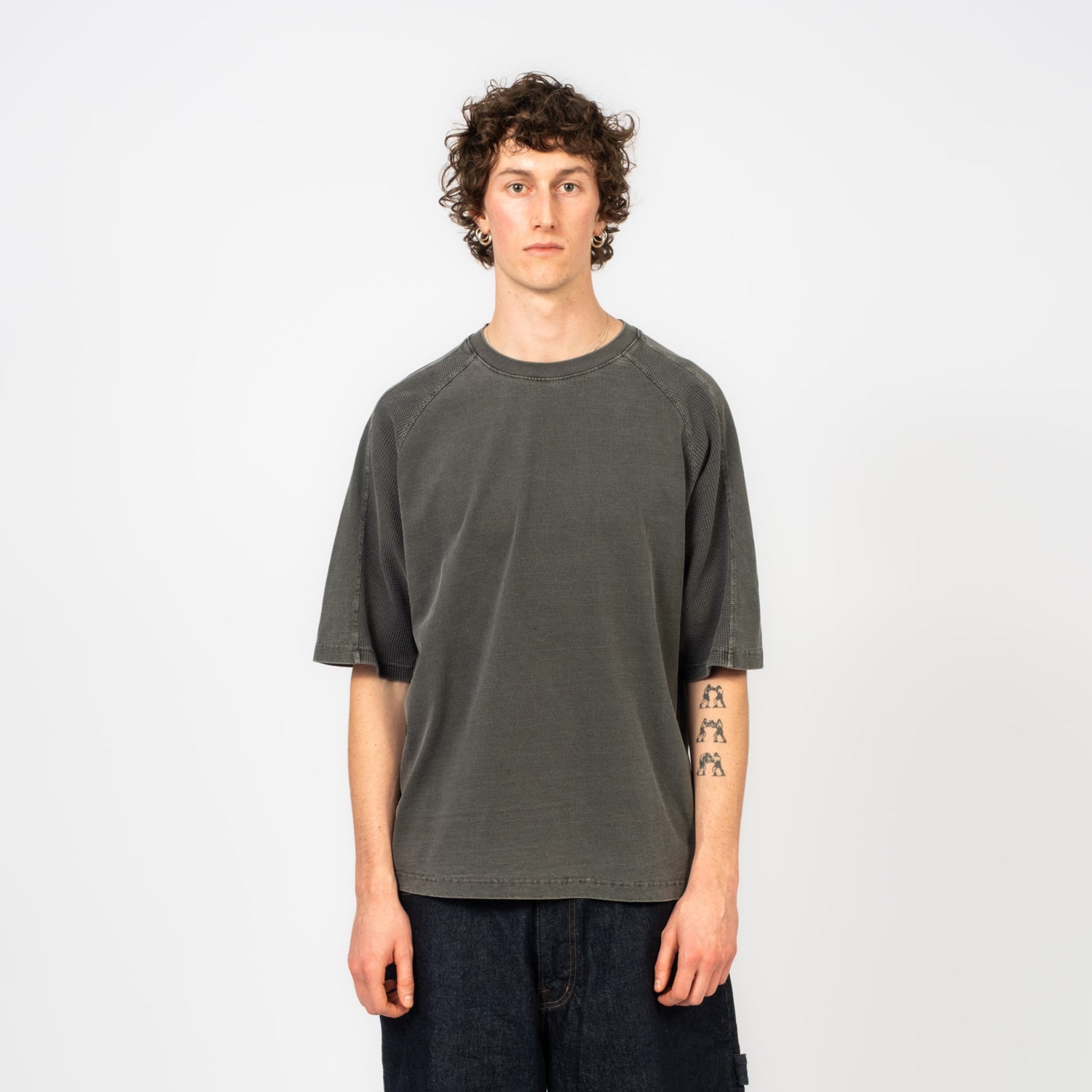 [UNAFFECTED] RAGLAN CONTRAST PANEL T-SHIRT _ CHARCOAL