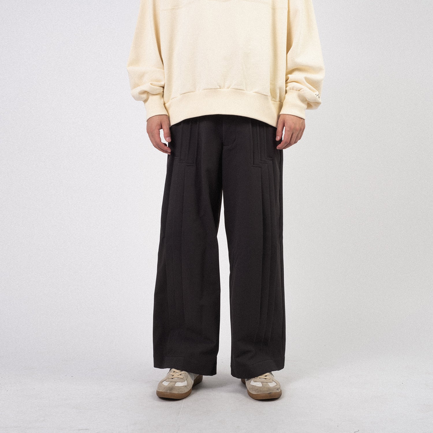 [F/CE] DEFORMATION PLEATS WIDE TROUSERS _ CHARCOAL