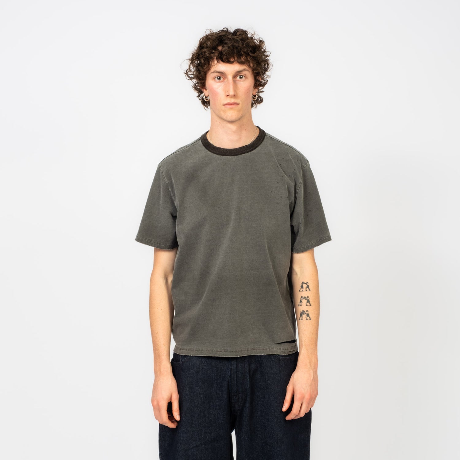 [UNAFFECTED] DISTRESSED RINGER T-SHIRT _ CHARCOAL