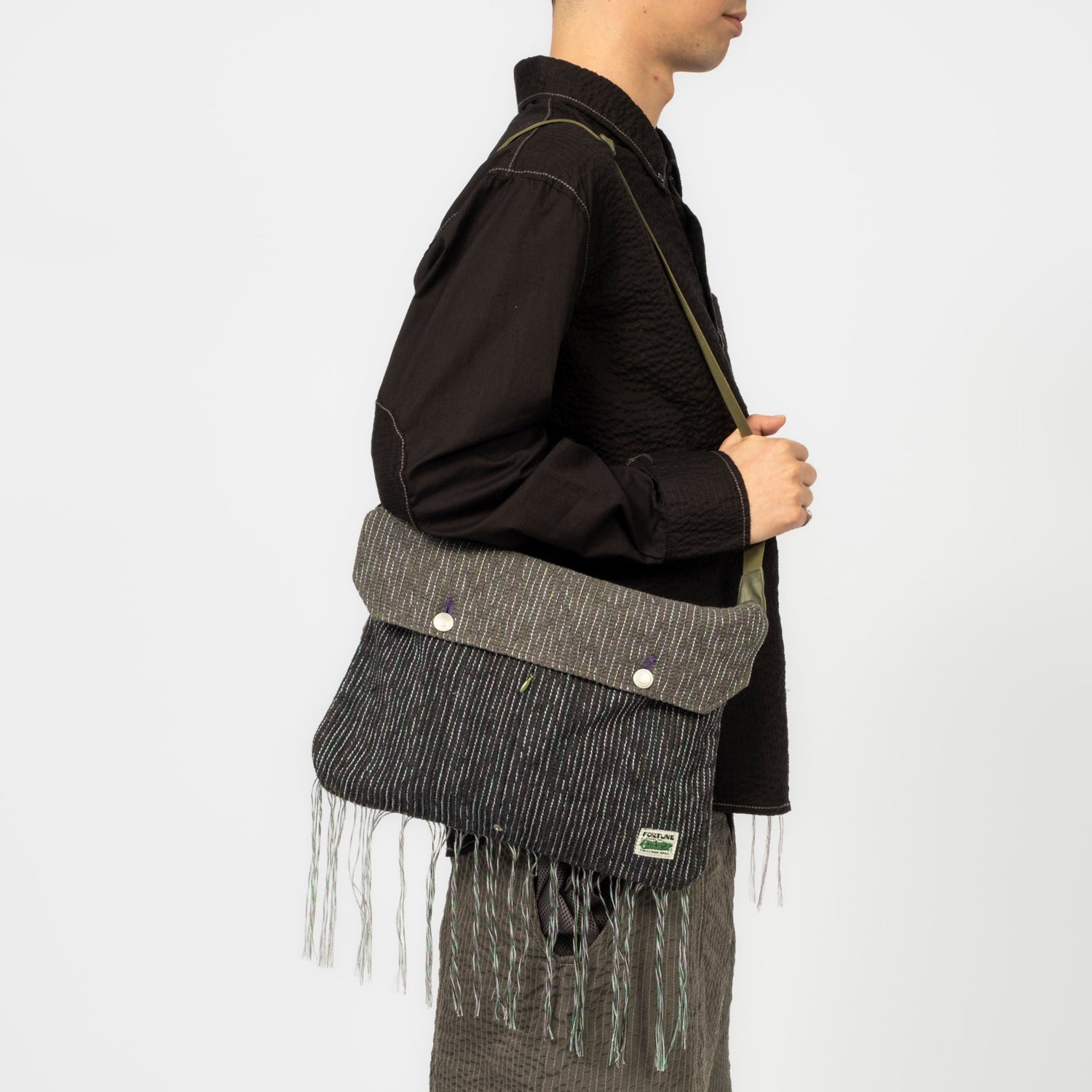 [FORTUNE W.W.D.] STITCHED-THROUGH UTILITY FRINGE BAG _ GREY