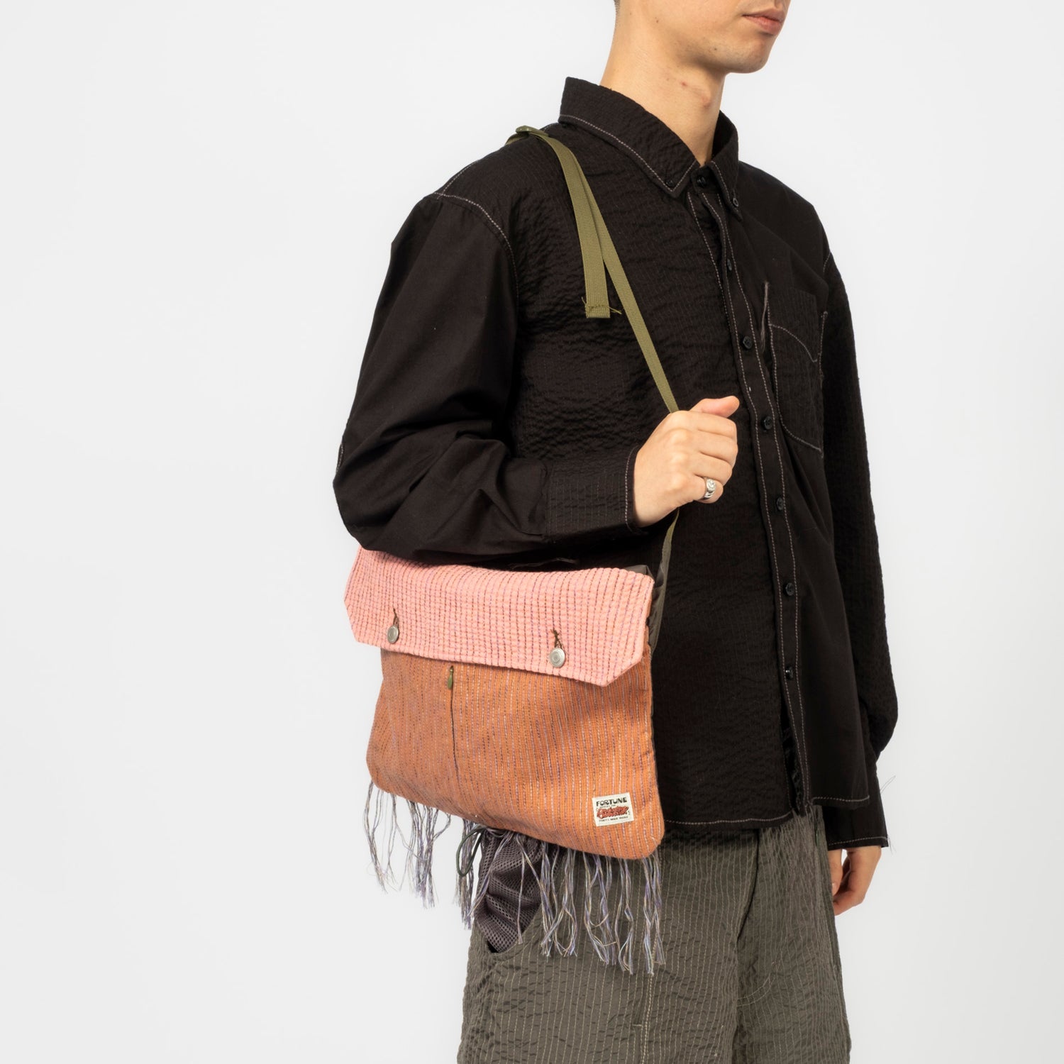 [FORTUNE W.W.D.] STITCHED-THROUGH UTILITY FRINGE BAG _ PINK