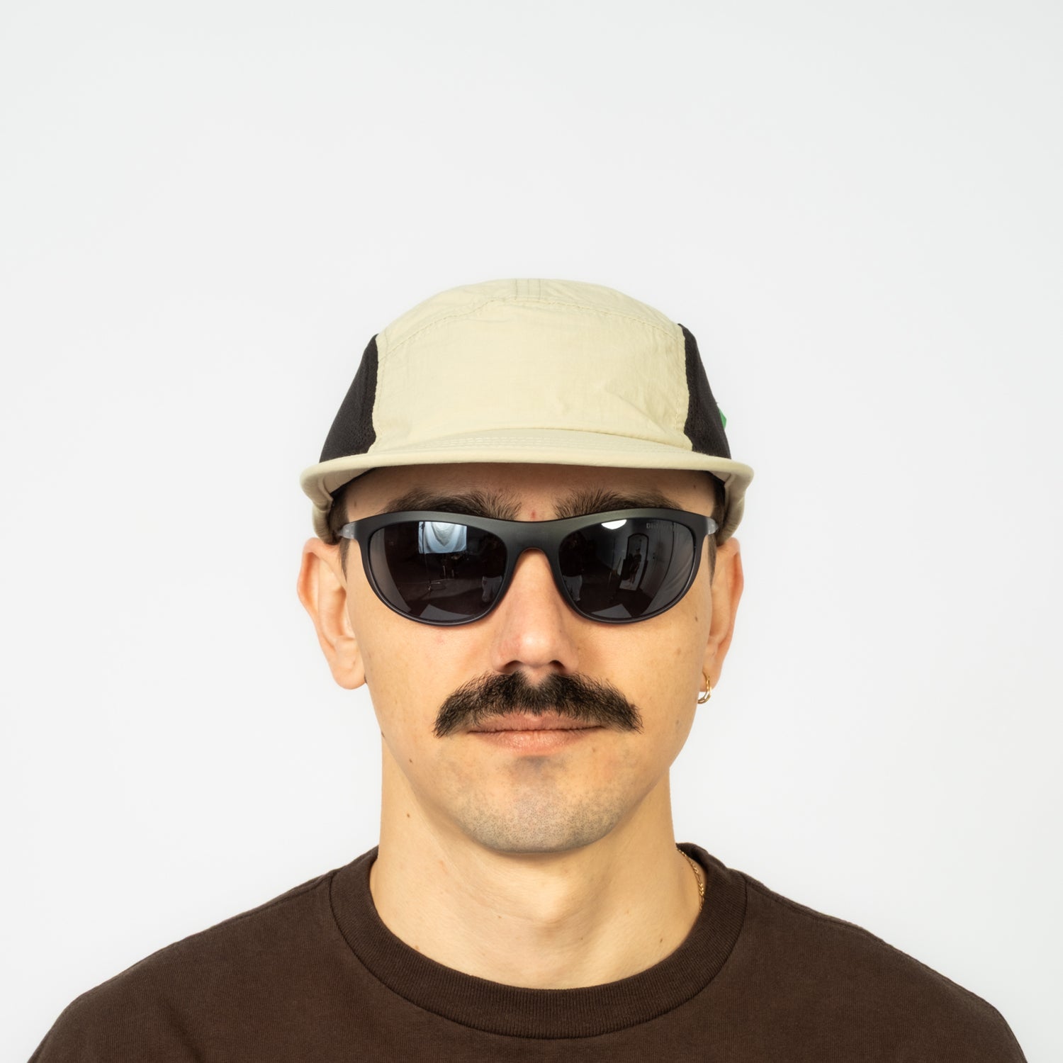 [DISTRICT VISION] PERFORMANCE PANELLED MESH HAT _ SAND