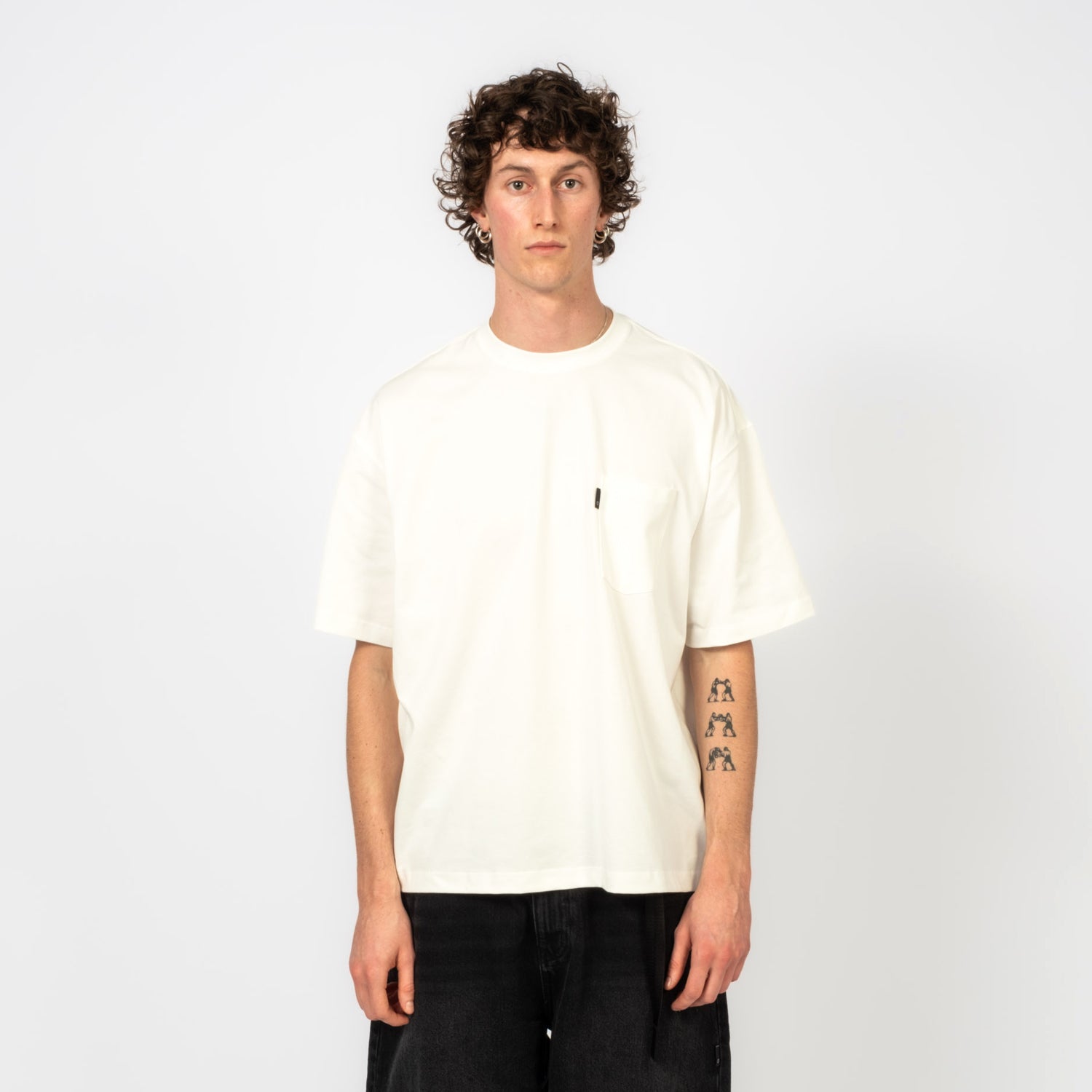 [MOIF] BASIC AERO H/S TEE _ OFF WHITE