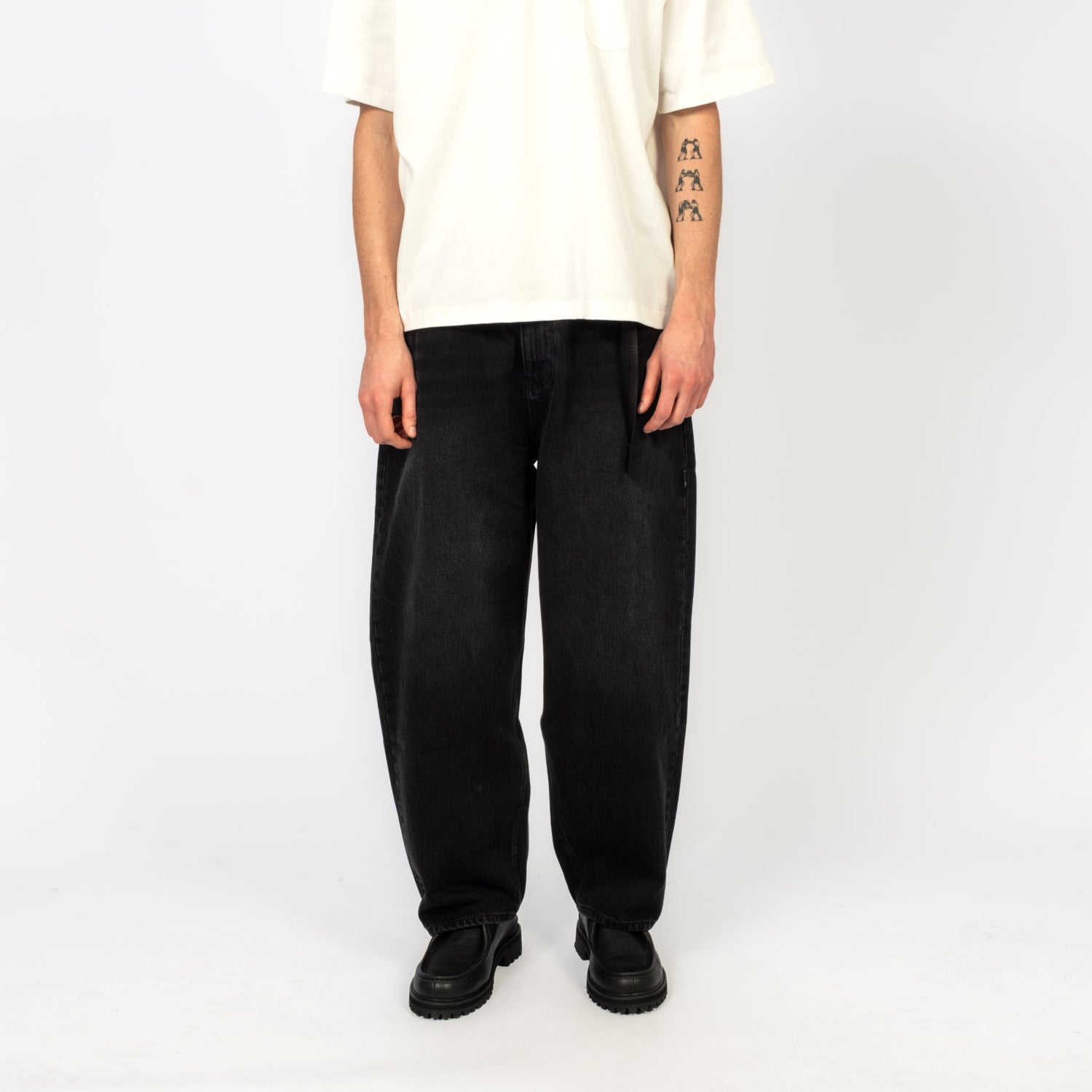 [MOIF] WIDE 6P BELTED DENIM PANTS _ RINSED BLACK