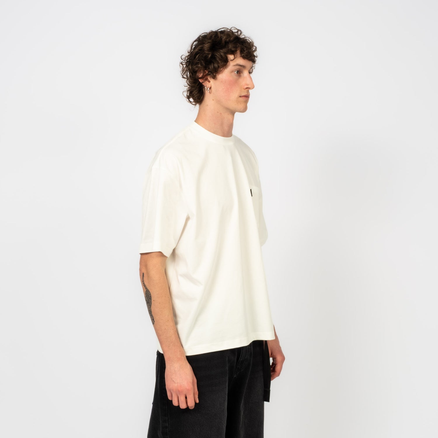 [MOIF] BASIC AERO H/S TEE _ OFF WHITE