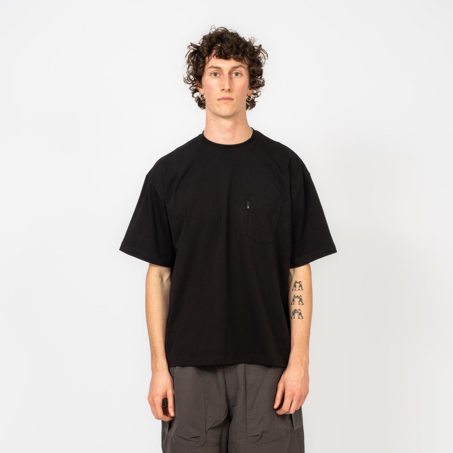[MOIF] BASIC AERO H/S TEE _ BLACK