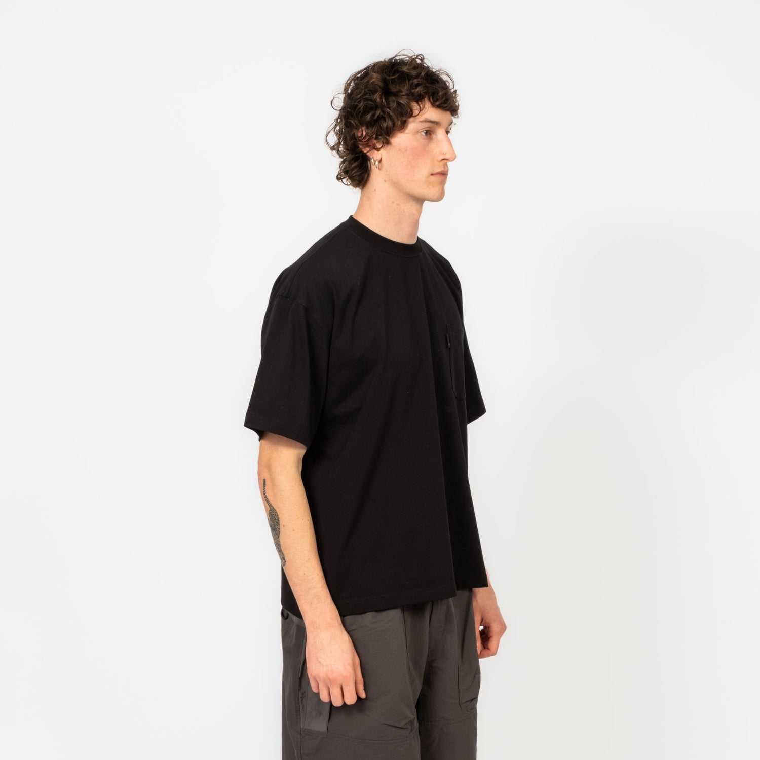 [MOIF] BASIC AERO H/S TEE _ BLACK