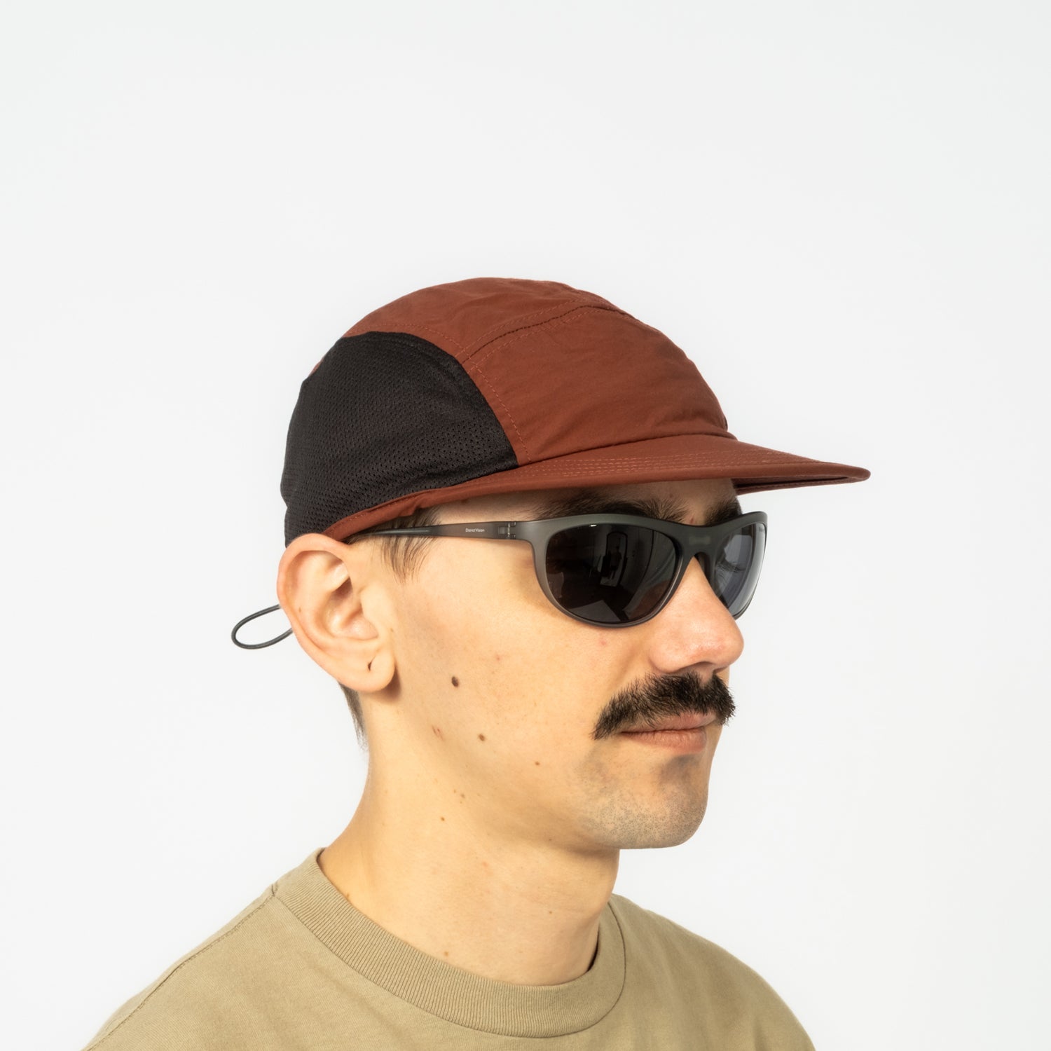 [DISTRICT VISION] PERFORMANCE PANELLED MESH HAT _ TERRACOTTA