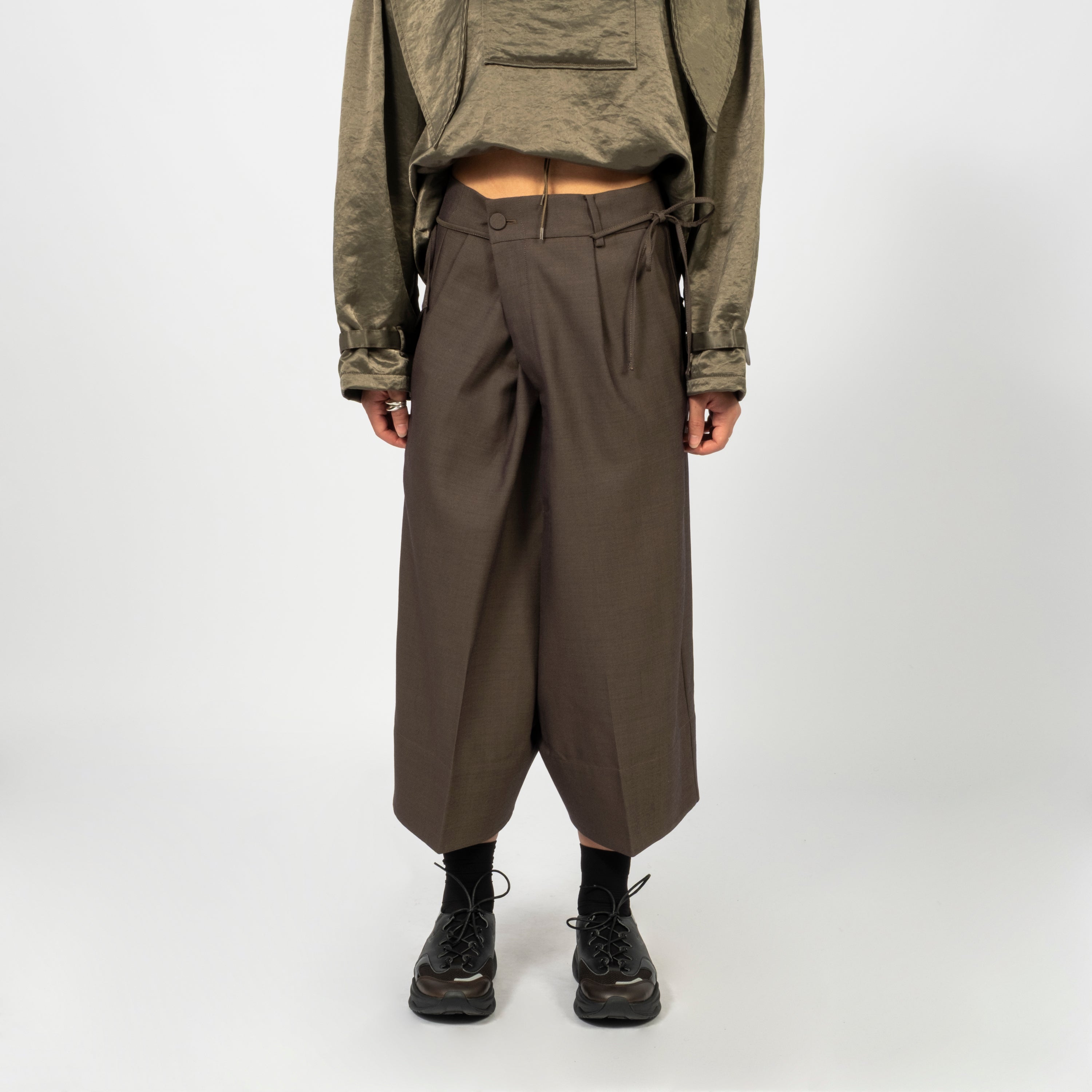 [RHODOLIRION] OFFICER SARROUEL PANTS _ OLIVE