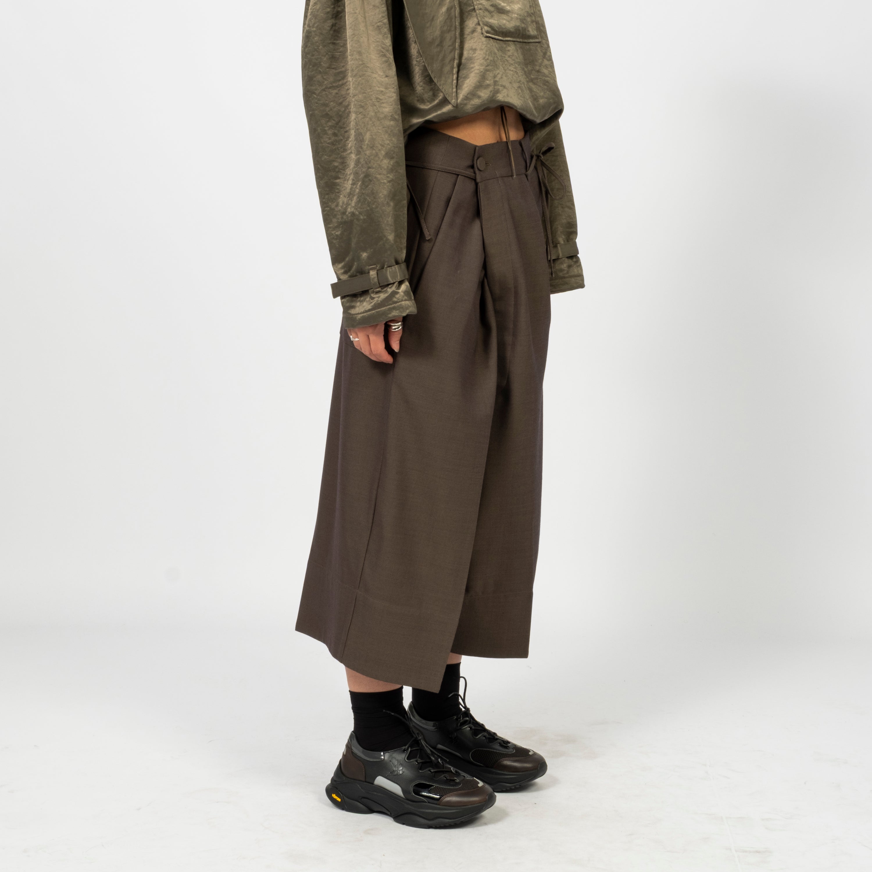 [RHODOLIRION] OFFICER SARROUEL PANTS _ OLIVE