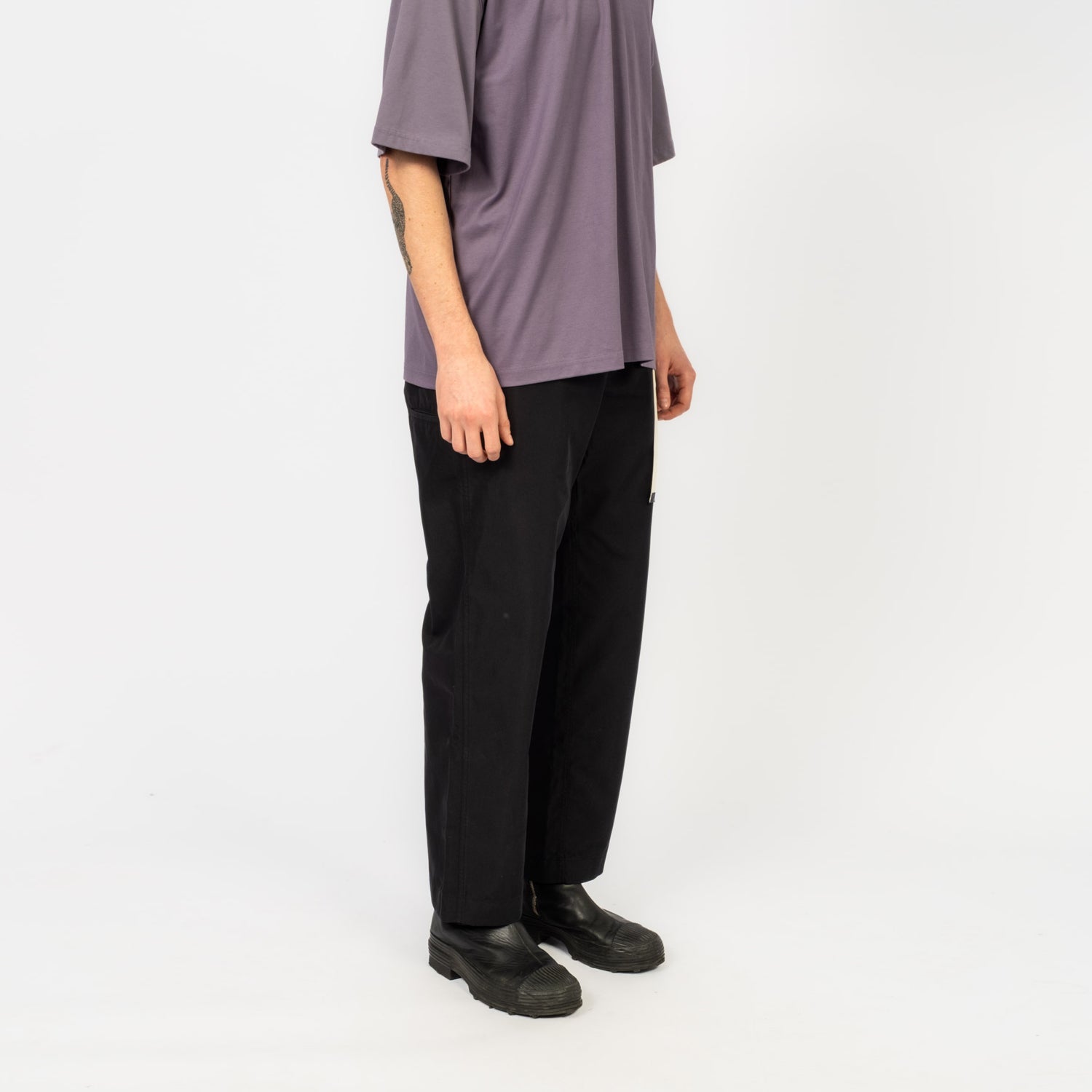 [MOIF] COMFY SKATER PANTS _ BLACK