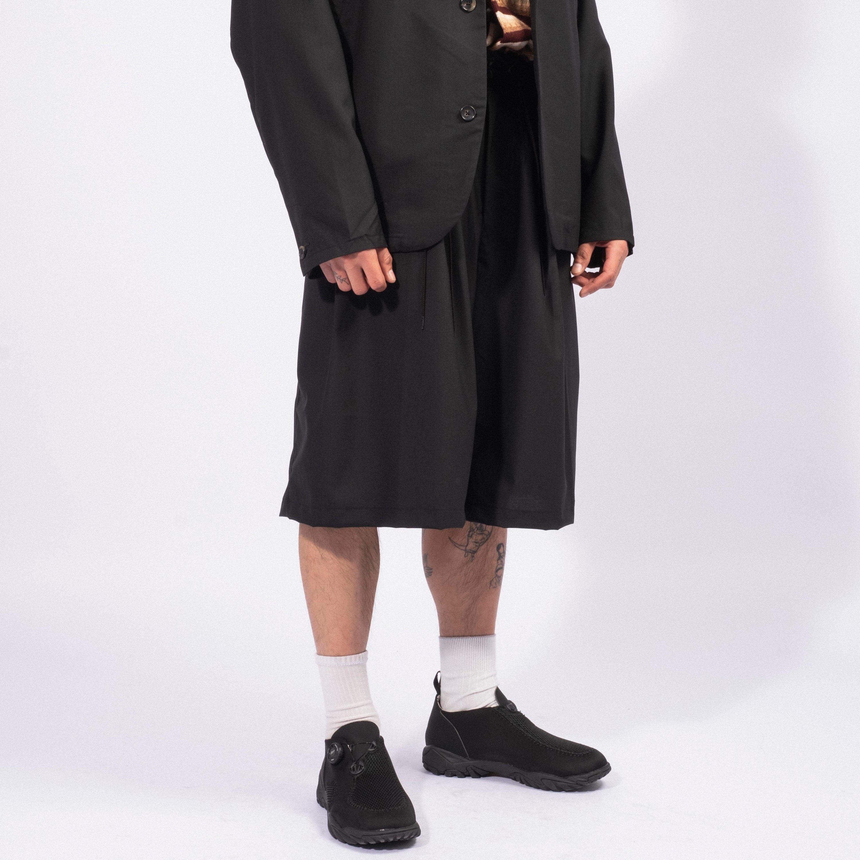 [SILLAGE] CIRCULAR SHORT PANTS _ BLACK