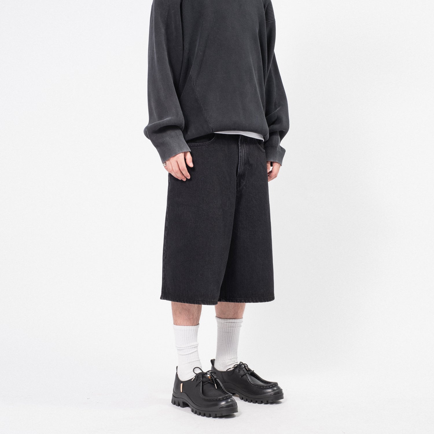 [UNAFFECTED] BERMUDA DENIM SHORTS _ BLACK