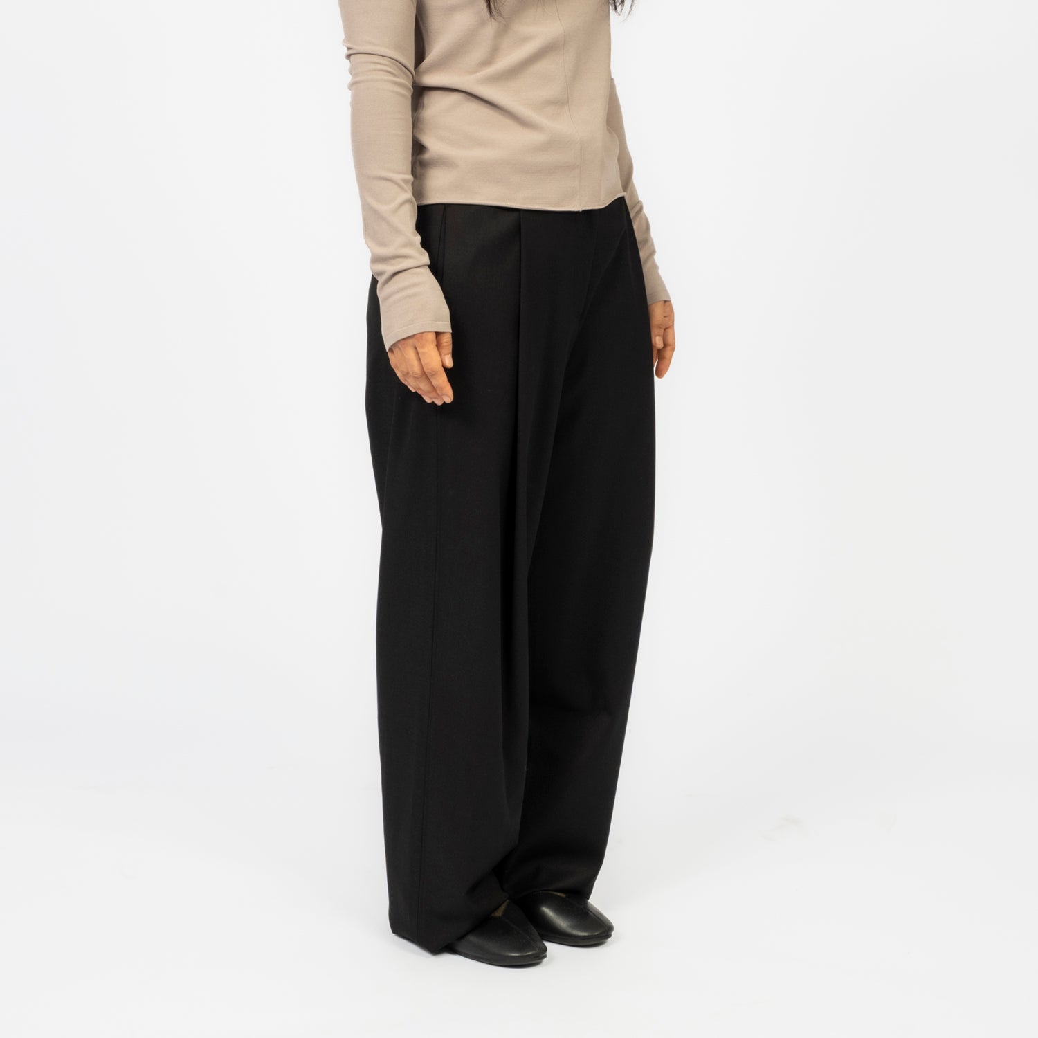 [AMOMENTO] WIDE TUCK PANTS _ BLACK