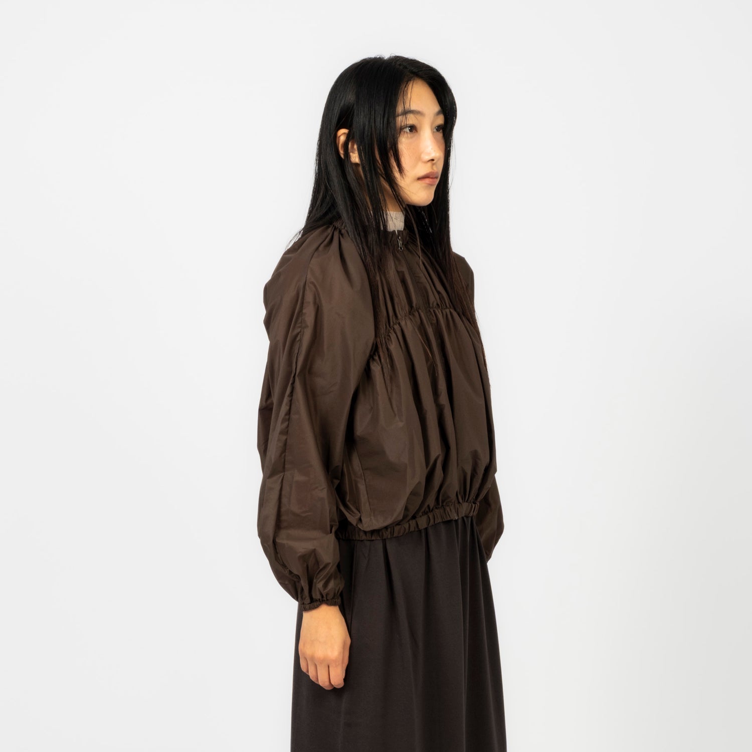 [AMOMENTO] NYLON SHIRRING JUMPER _ BROWN