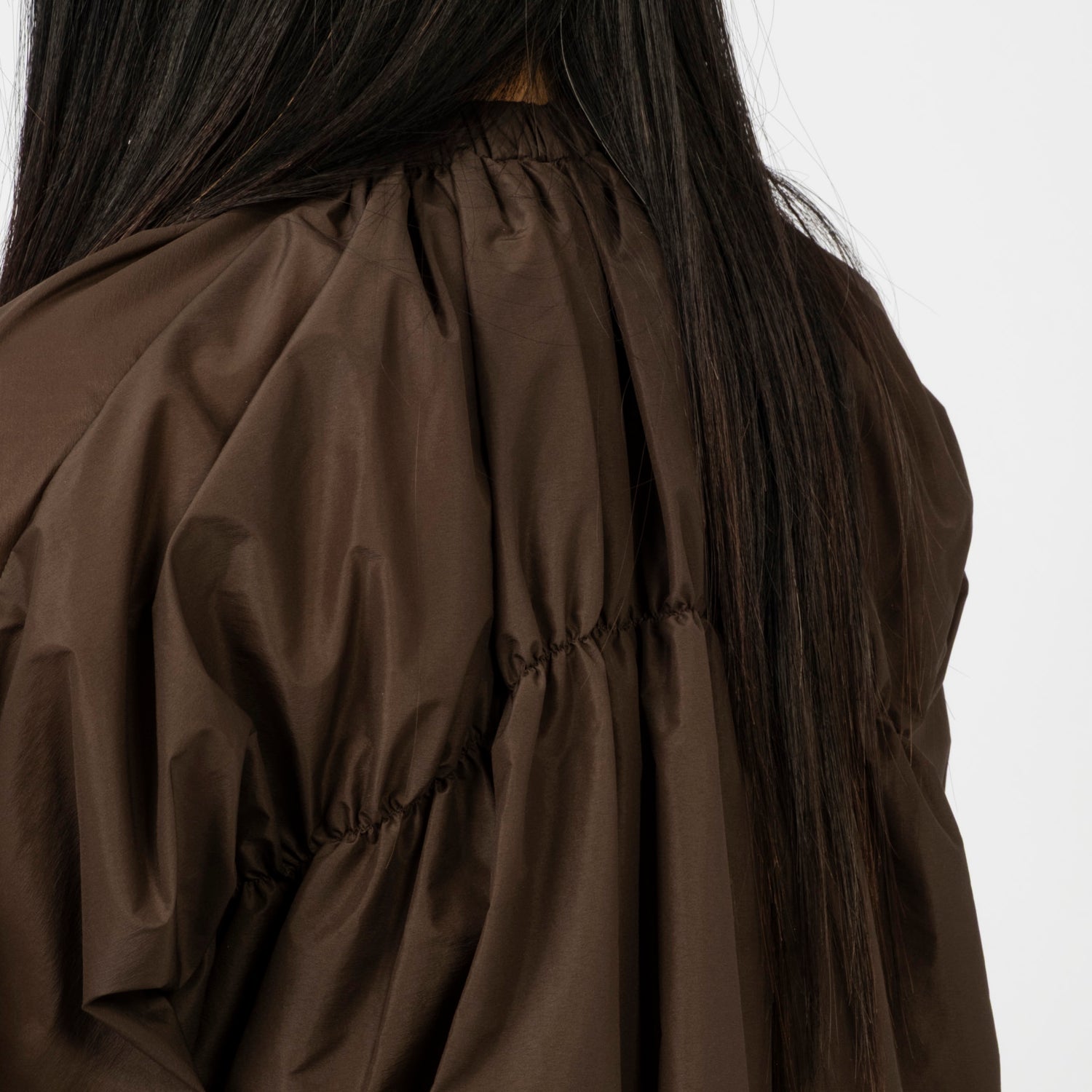 AMOMENTO] NYLON SHIRRING JUMPER _ BROWN