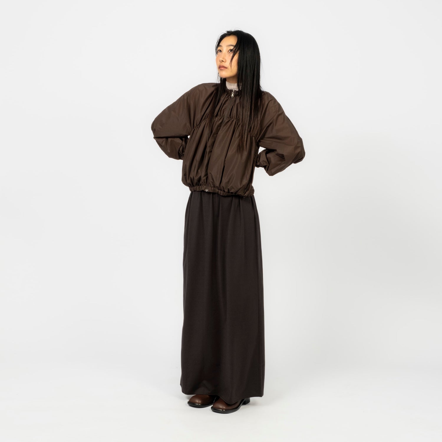 AMOMENTO アモーメント ナイロン スプリングコート N632 AMOMENTO] NYLON SHIRRING JUMPER _ BROWN
