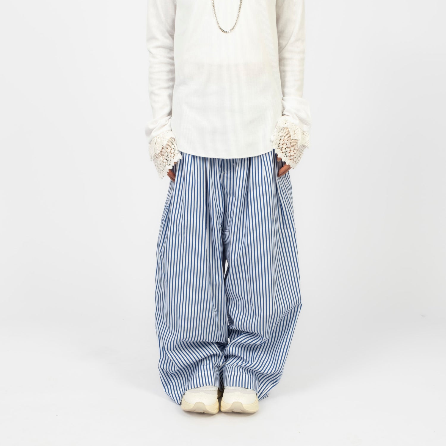 [RHODOLIRION] TRACK BALLOON PANTS STRIPE _ OFF WHITE