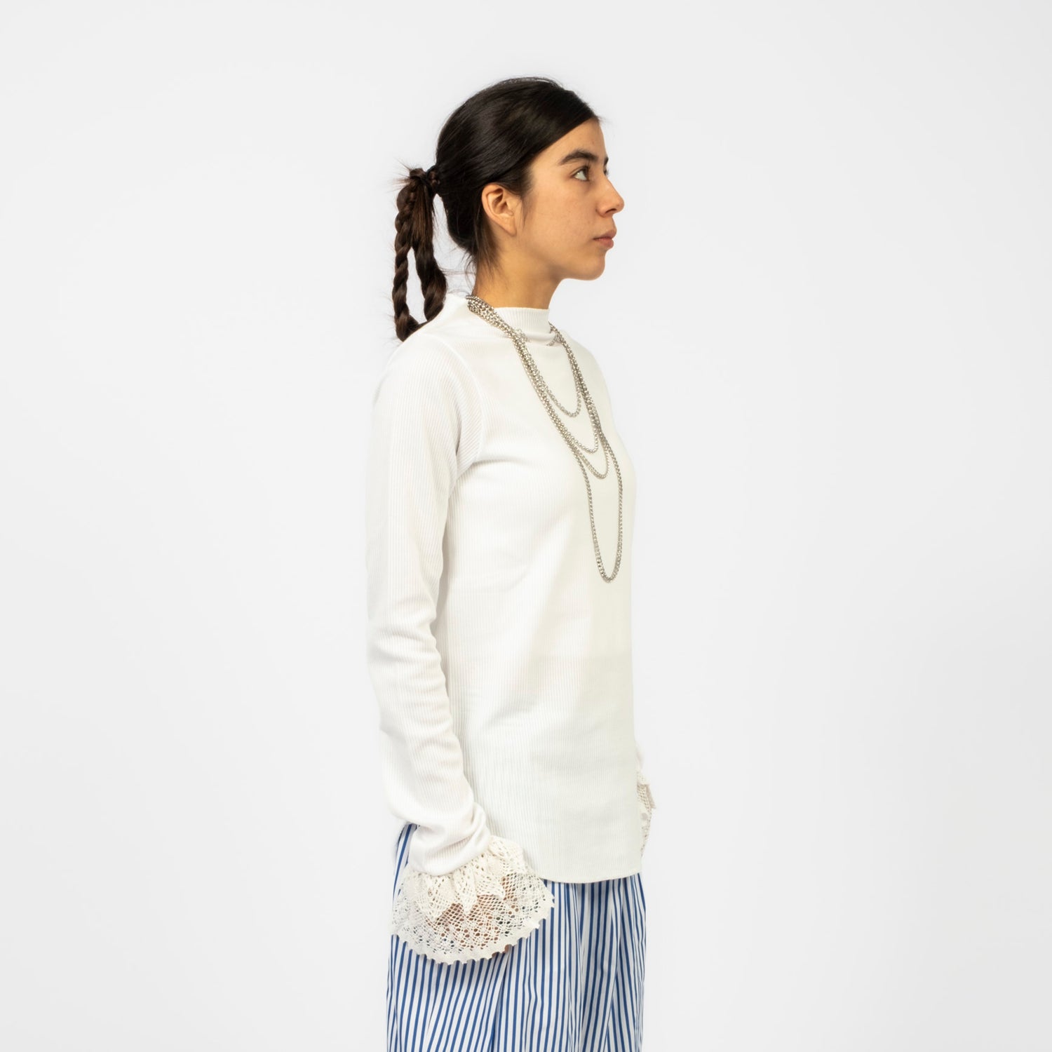 [RHODOLIRION] RIBBED LACE CUFF PULLOVER TEE _ WHITE
