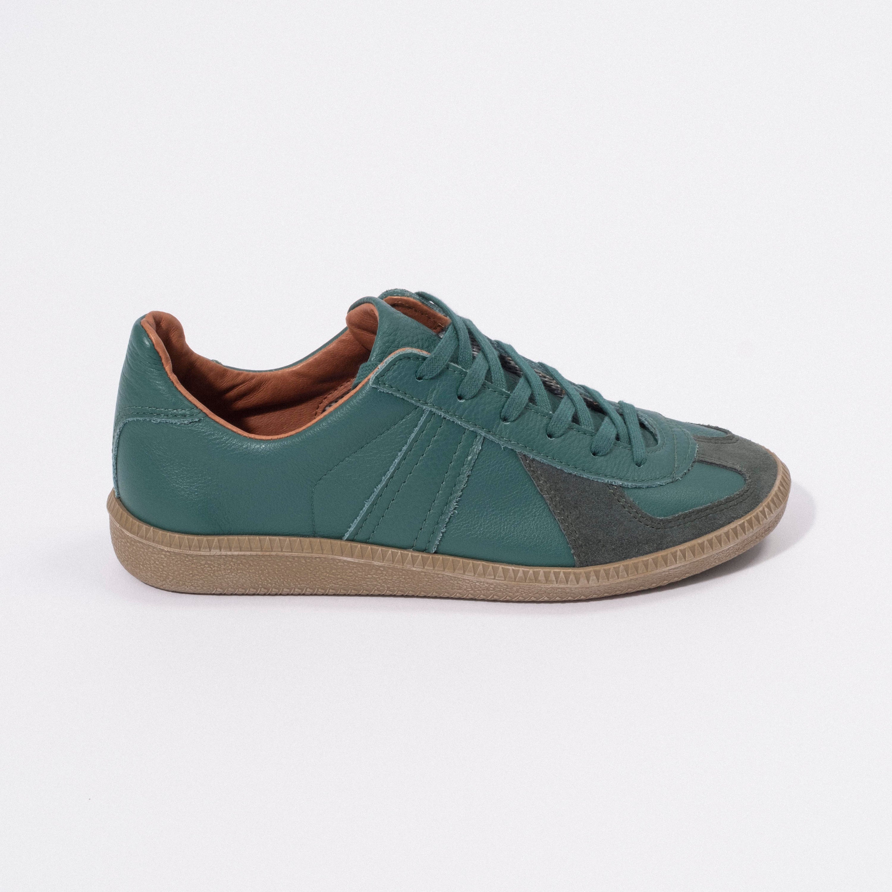 [REPRODUCTION OF FOUND] GERMAN MILITARY TRAINER _ GREEN