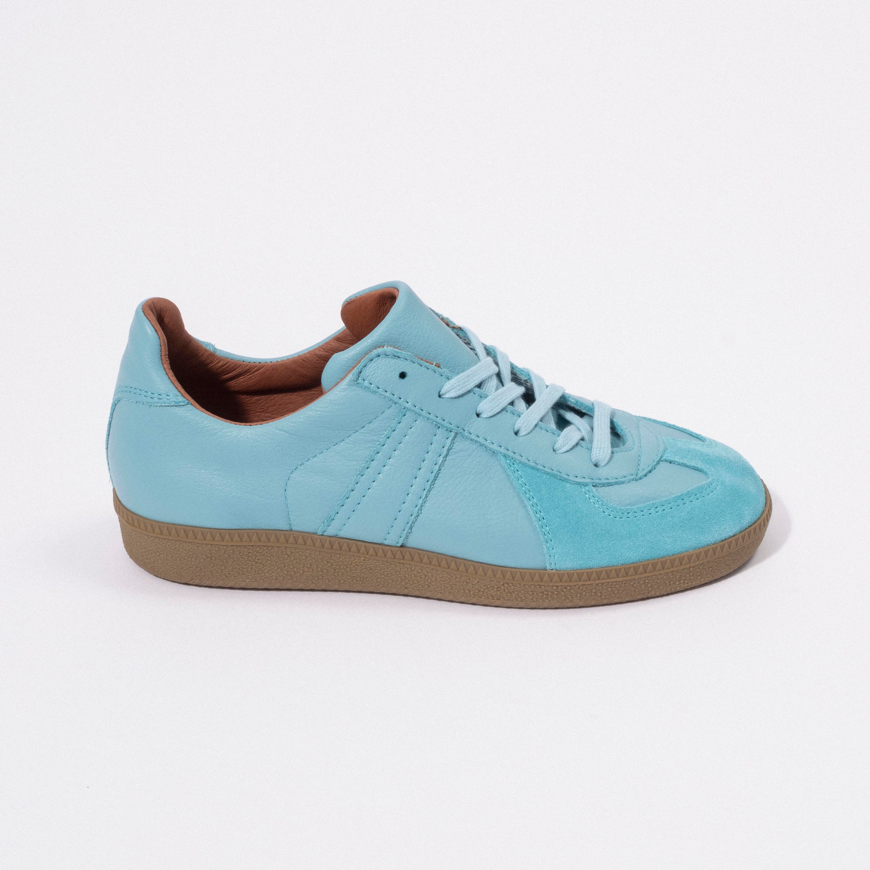 [REPRODUCTION OF FOUND] GERMAN MILITARY TRAINER _ MINT BLUE