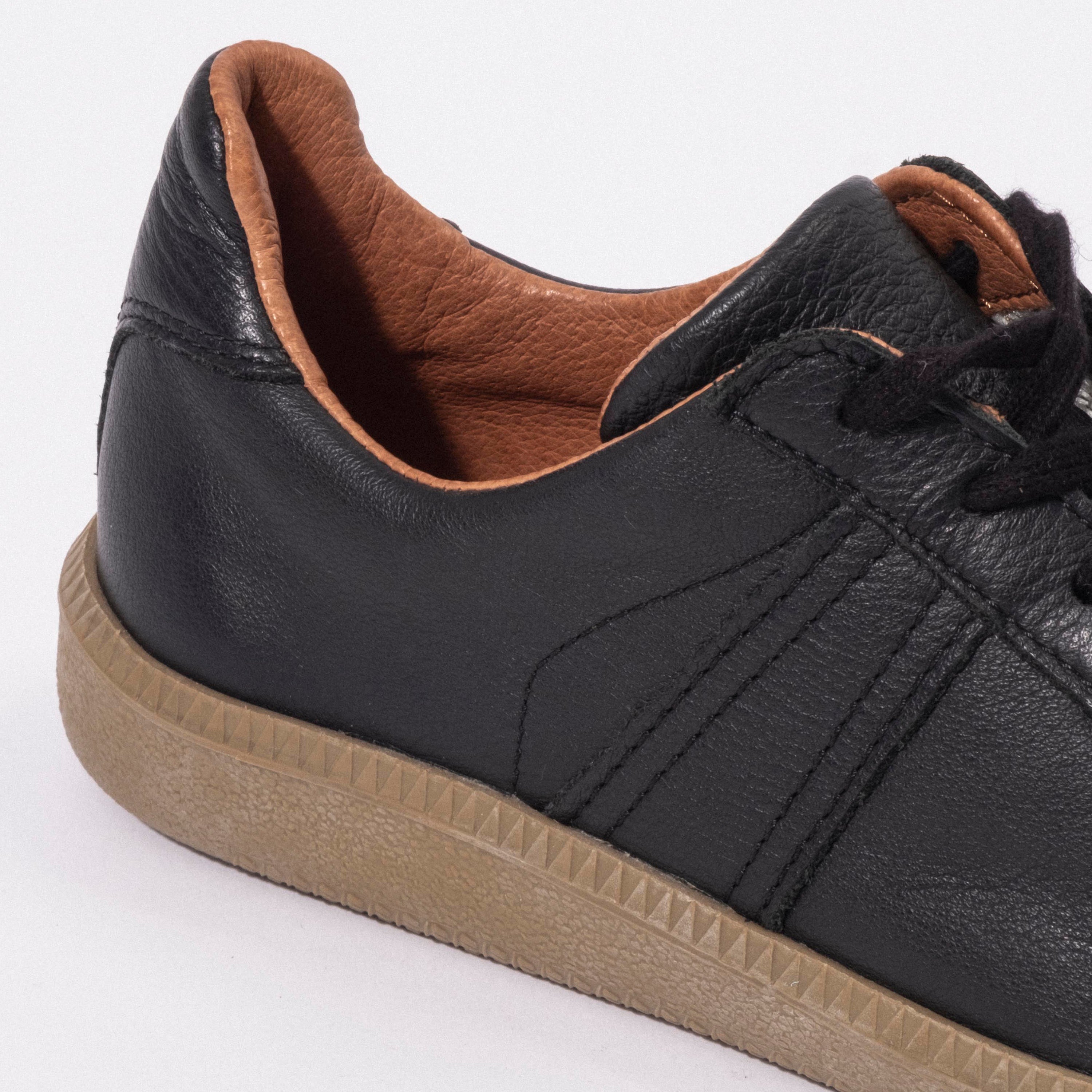 靴 REPRODUCTION OF FOUND German Trainer Reproduction of Found German Military Trainers – Alex Mill