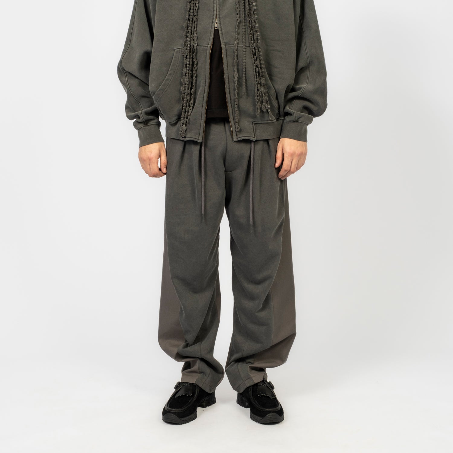 [AJOBYAJO] DUAL FABRIC HYBRID PANTS _ CHARCOAL