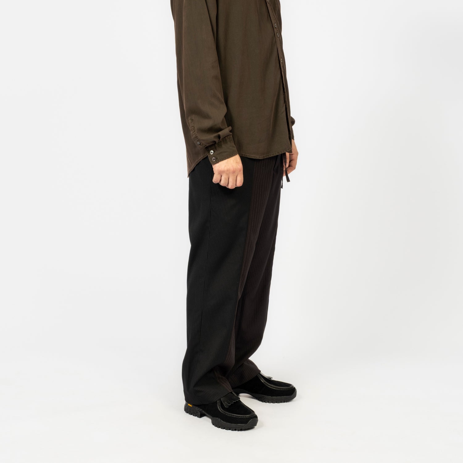 [AJOBYAJO] QUAD STRIPE TROUSERS _ BLACK