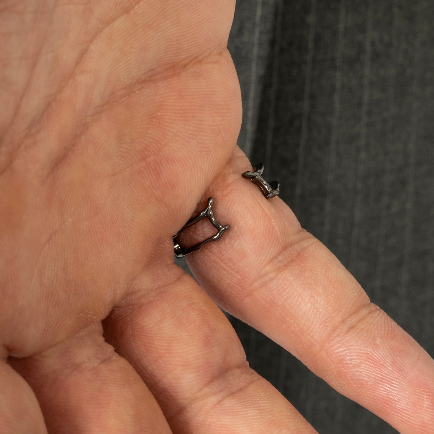 [AJOBYAJO] CREEPY-CRAWLY RING _ BLACK