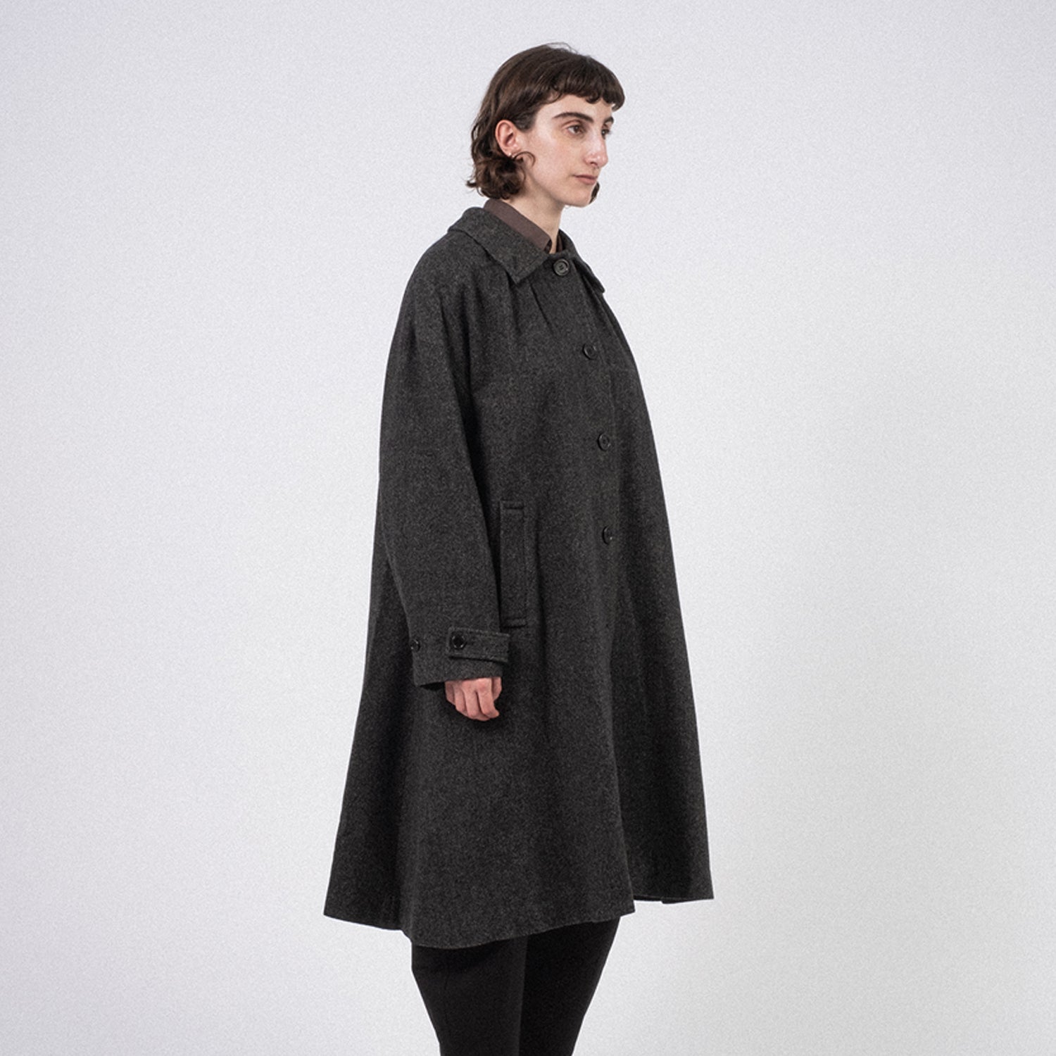 [AMOMENTO] HERRINGBONE SHIRRING COAT _ BLACK