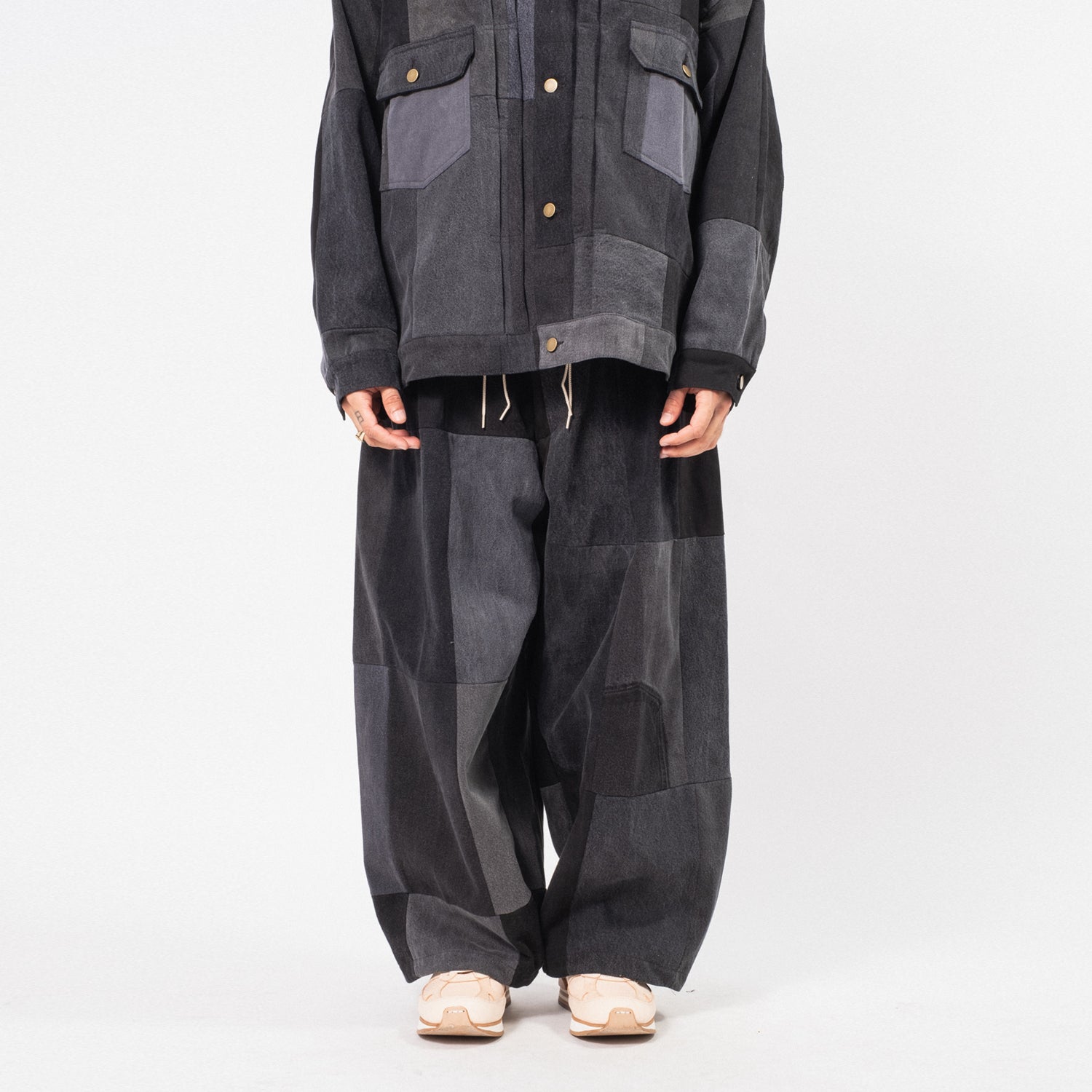 [SILLAGE] CIRCULAR PANTS BLACK DENIM _ EIGHT