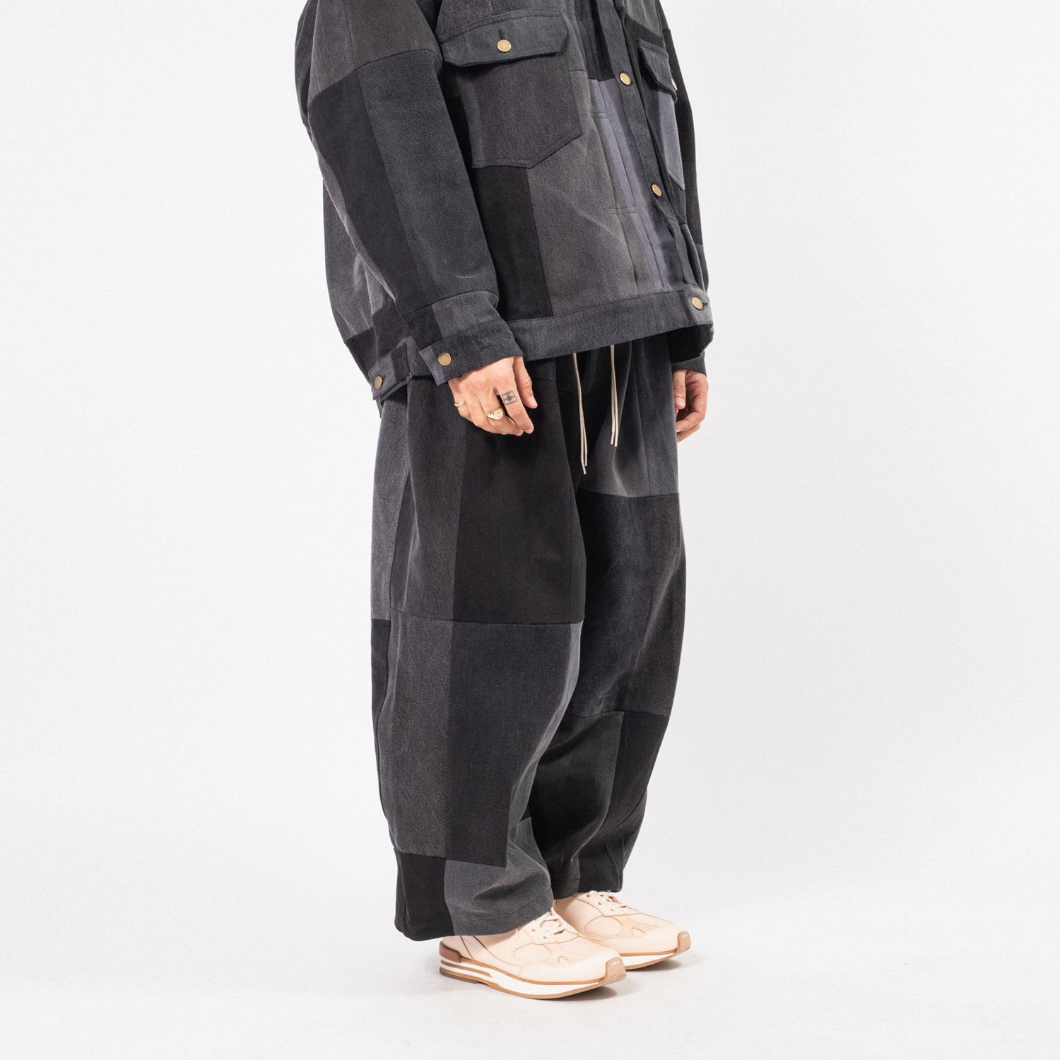 [SILLAGE] CIRCULAR PANTS BLACK DENIM _ NINE