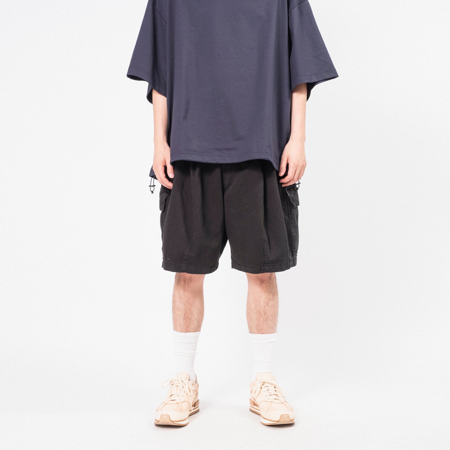 [IS-NESS] BALLOON EZ CARGO SHORTS _ BLACK