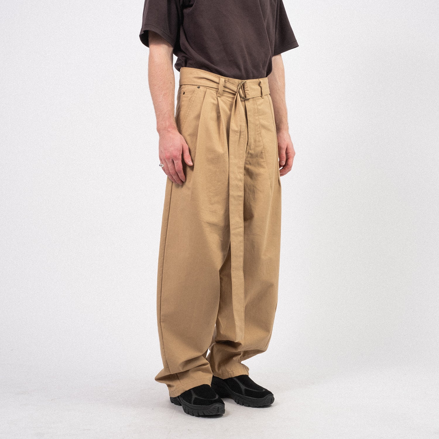 [AJOBYAJO] ASYMMETRIC COTTON PANTS _ BEIGE