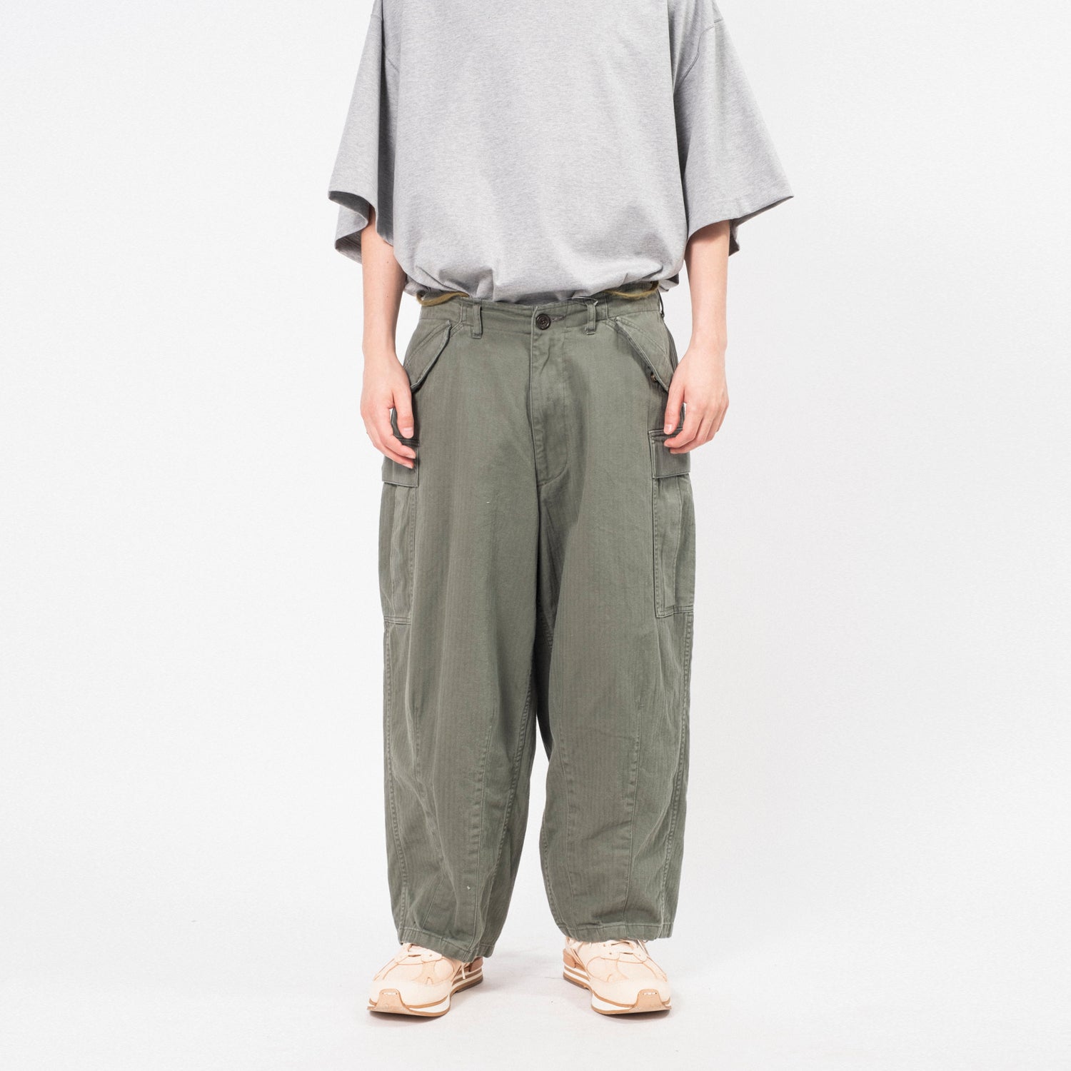 [IS-NESS] NU MILITARY BALLOON PANTS _ KHAKI