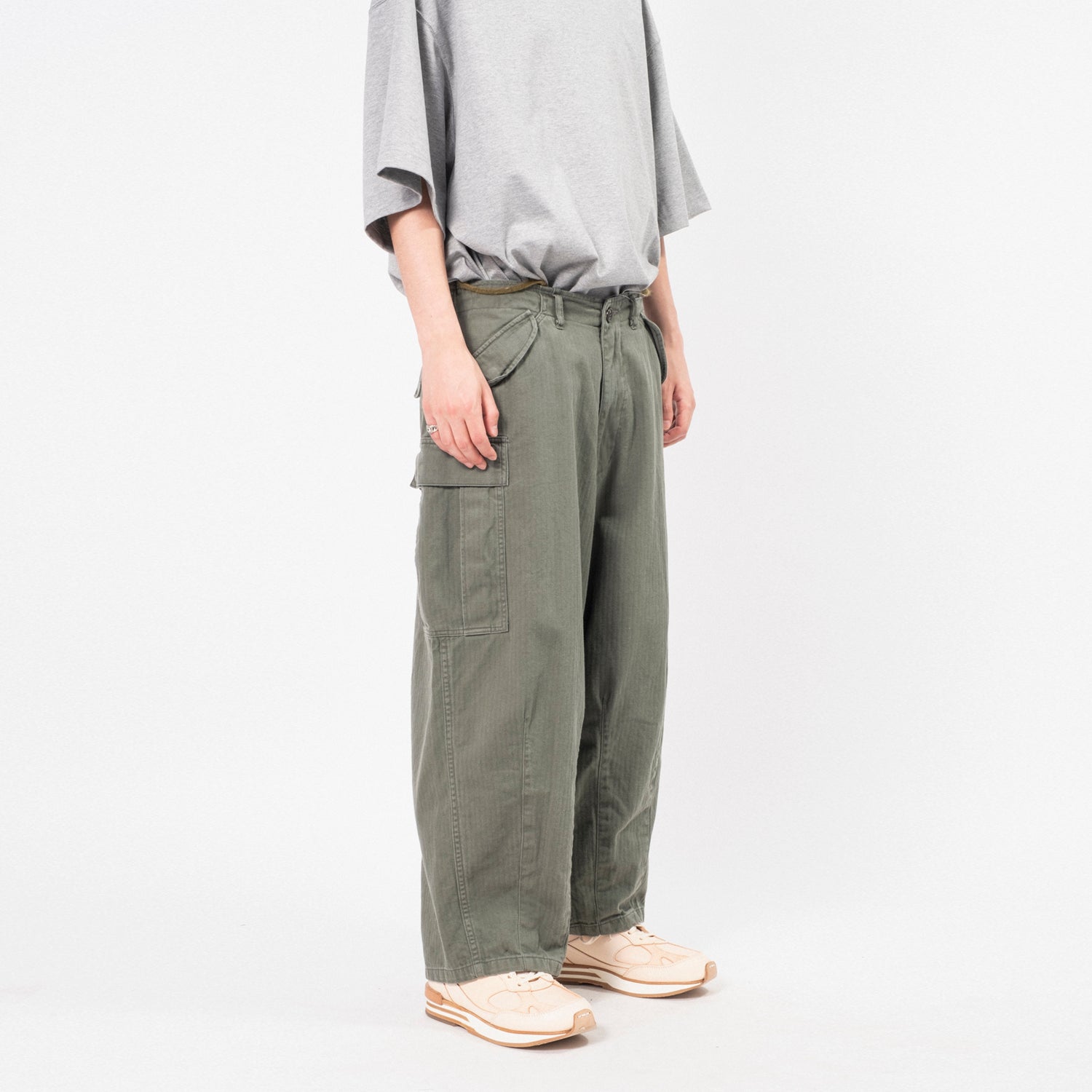 [IS-NESS] NU MILITARY BALLOON PANTS _ KHAKI