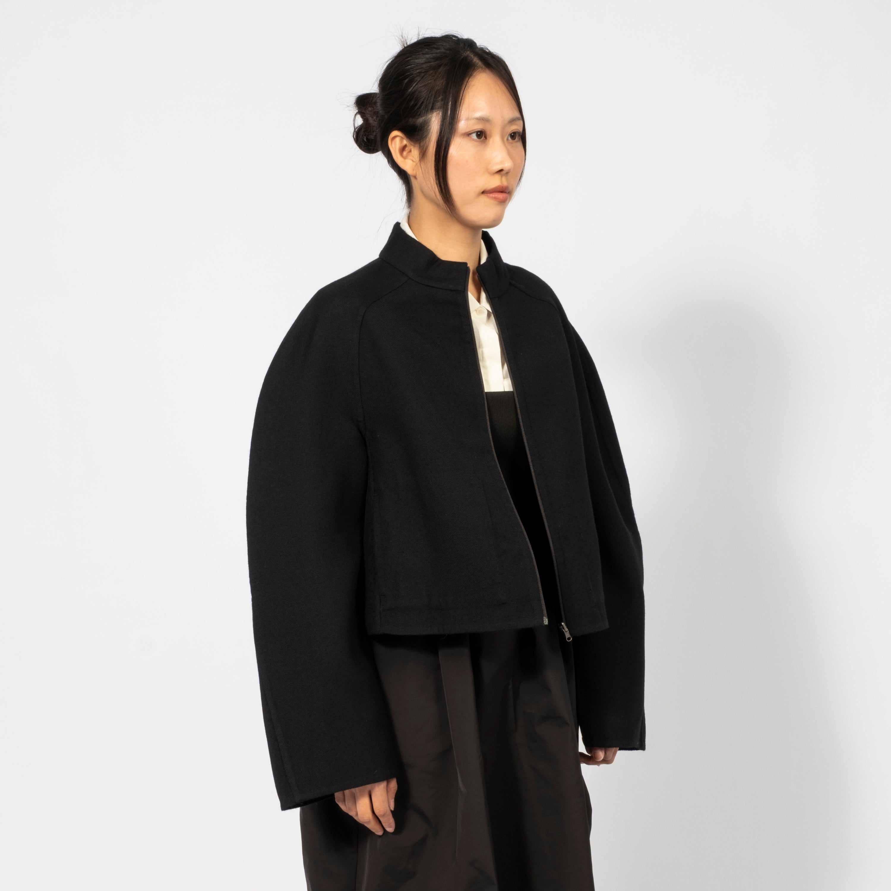 [AMOMENTO WOMEN] HANDMADE RAGLAN CROP JACKET _ BLACK