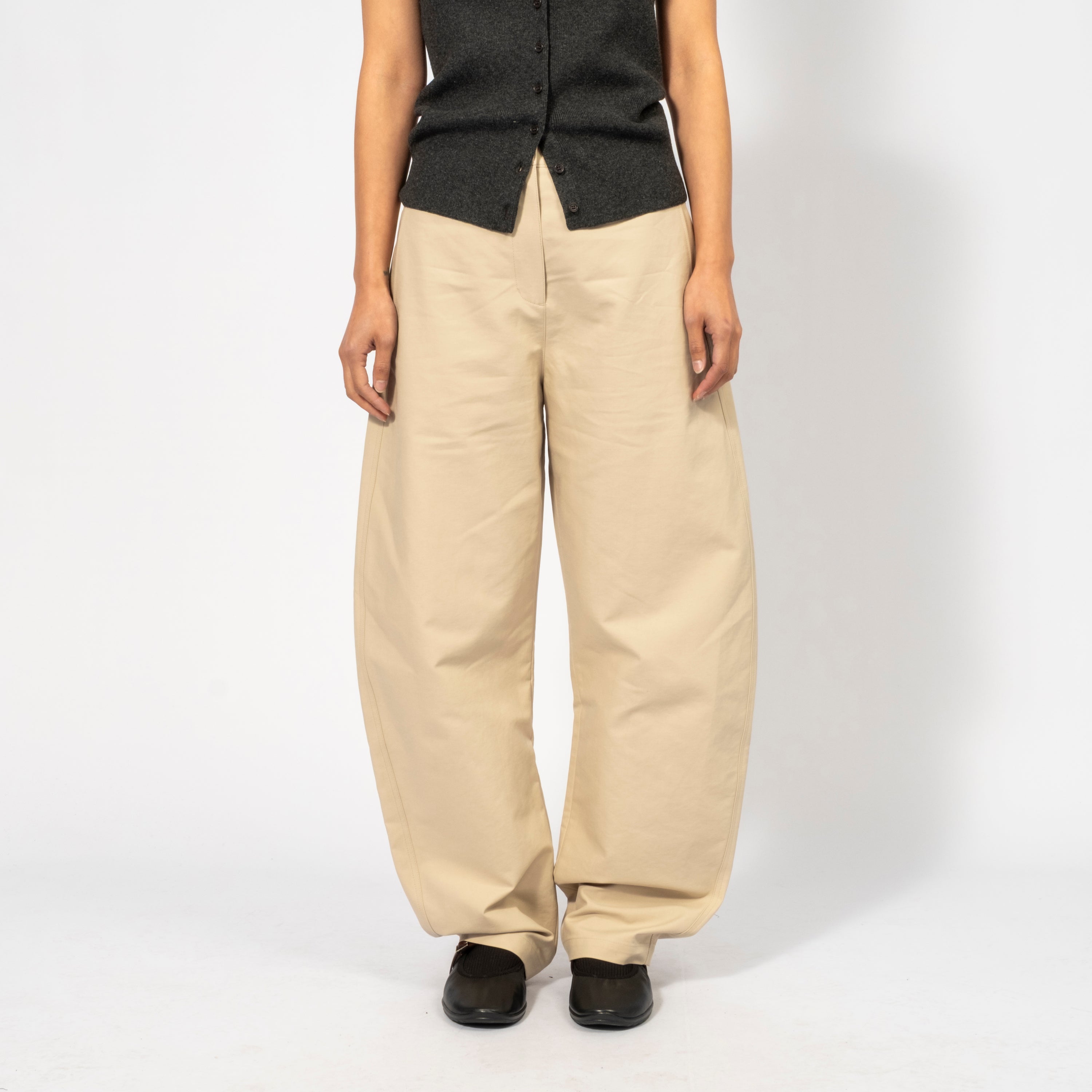 [AMOMENTO WOMEN] CURVED LONG PANTS _ BEIGE