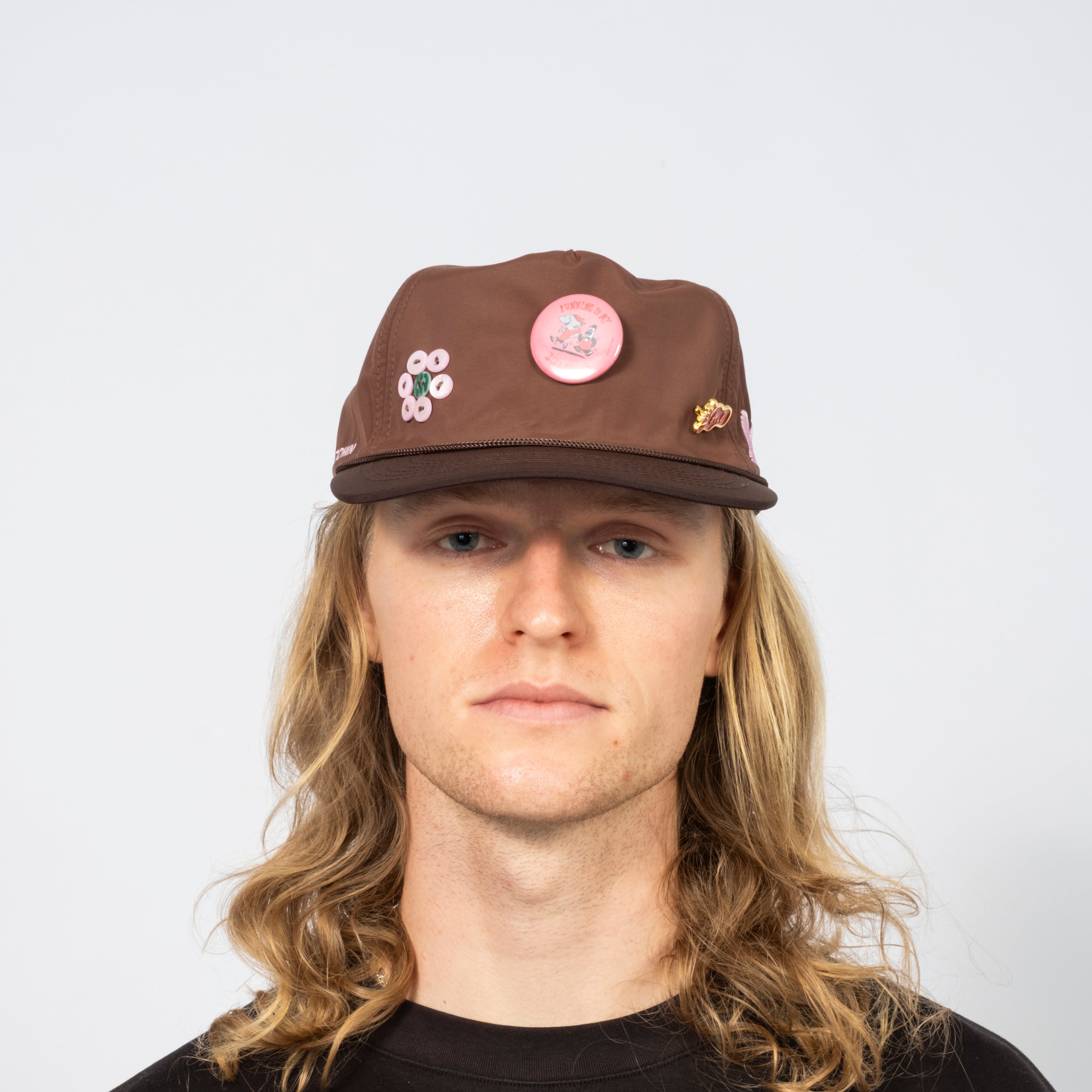 [ALEX ZONO] "RUNNING IS MY BEST FRIEND" PIN TRUCKER