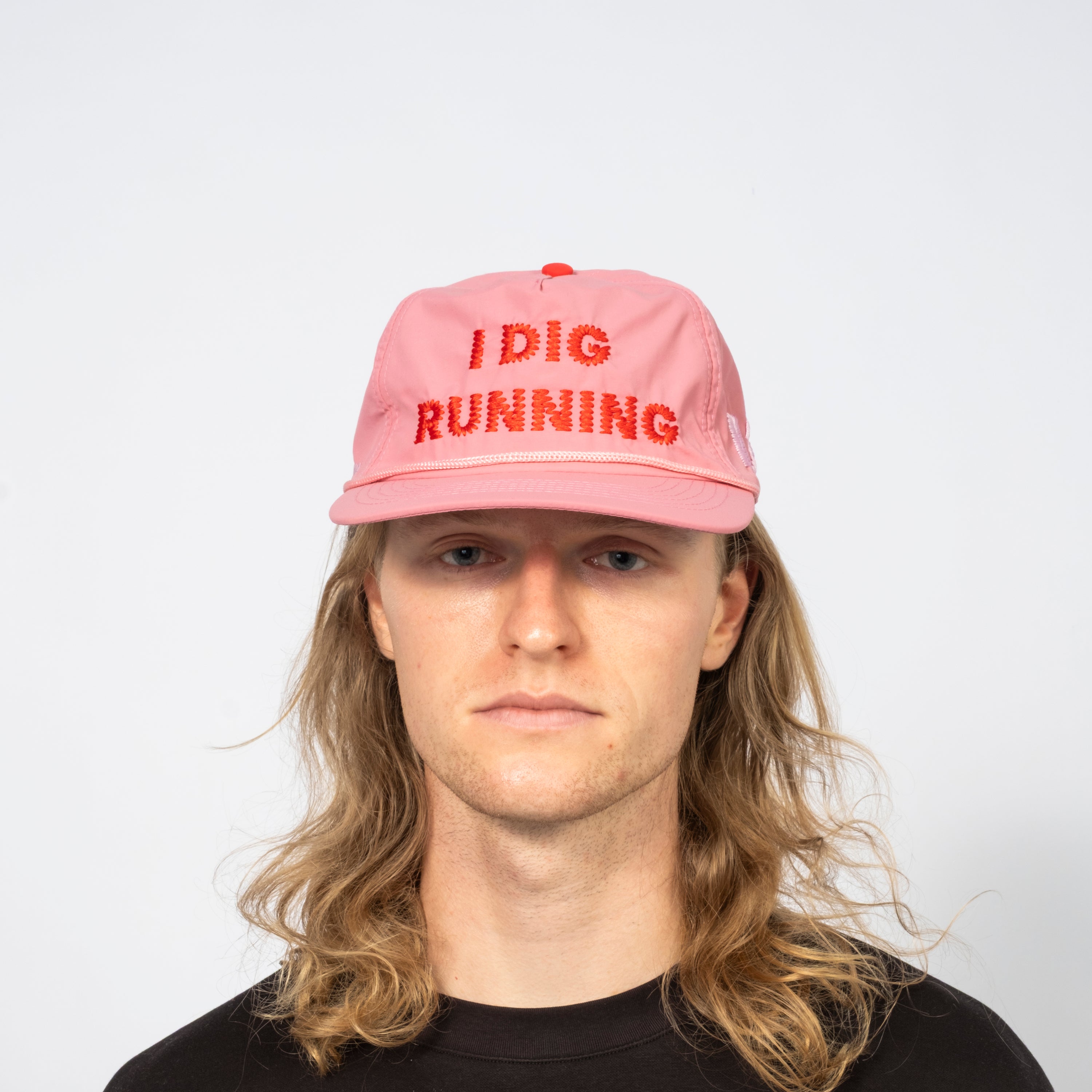 [ALEX ZONO] "I DIG RUNNING" TRUCKER _ PINK