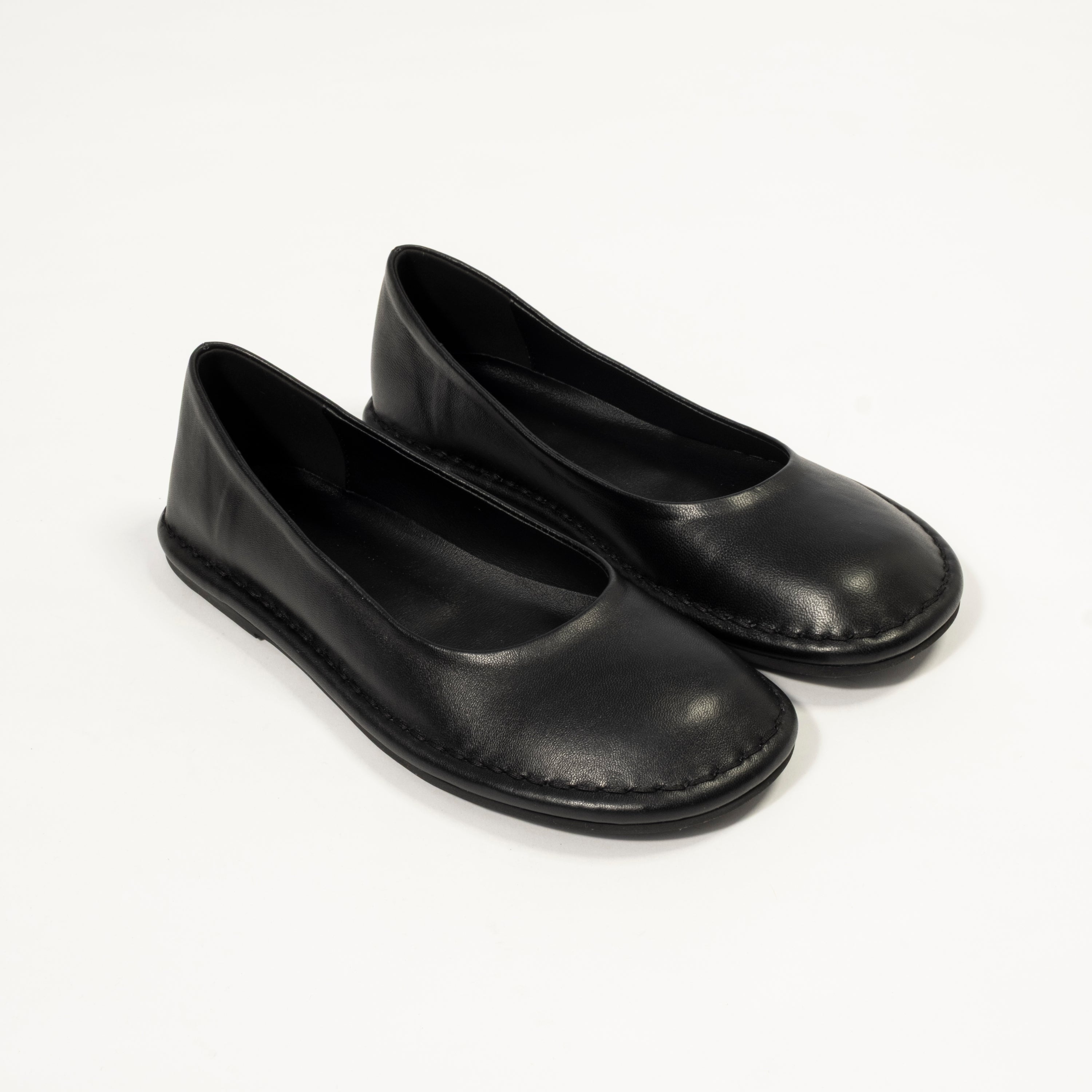 [AMOMENTO WOMEN] ROUNDED FLATS _ BLACK