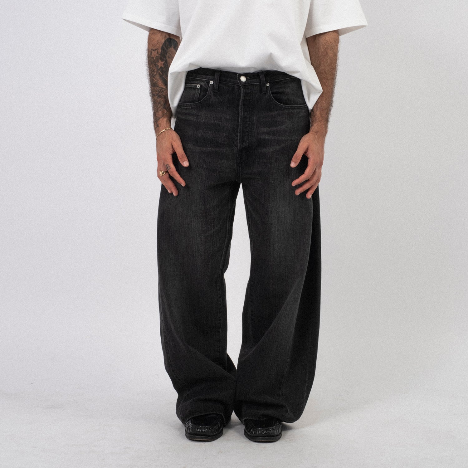 [SSSTEIN] ST936 DEFORMATION WIDE DENIM JEANS _ BLACK