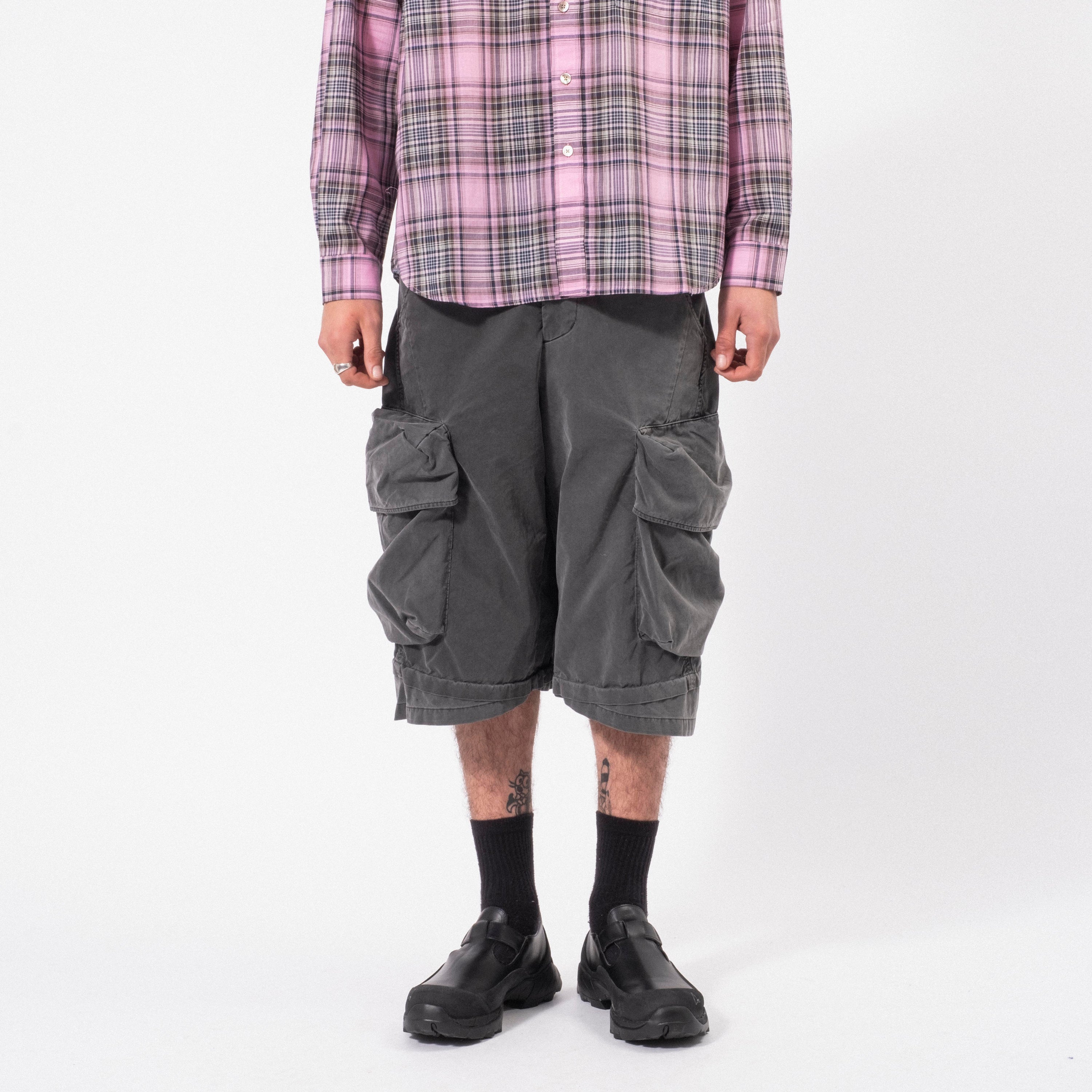 [999HUMANITY] ADVENTURE DYED CARGO BURMUDA PANTS _ STONE GREY