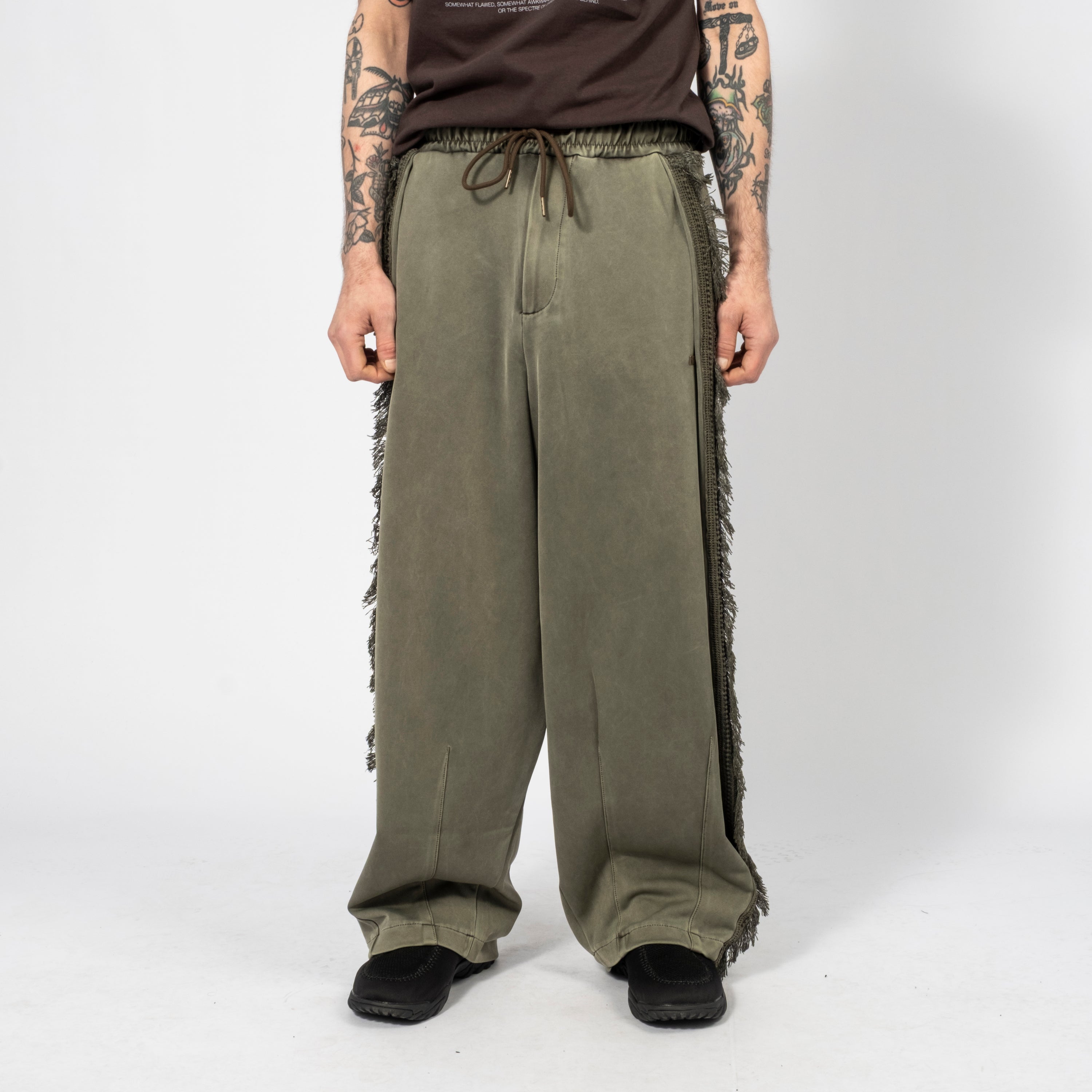 [AJOBYAJO] LACE TRIMMING TRACK PANTS _ KHAKI