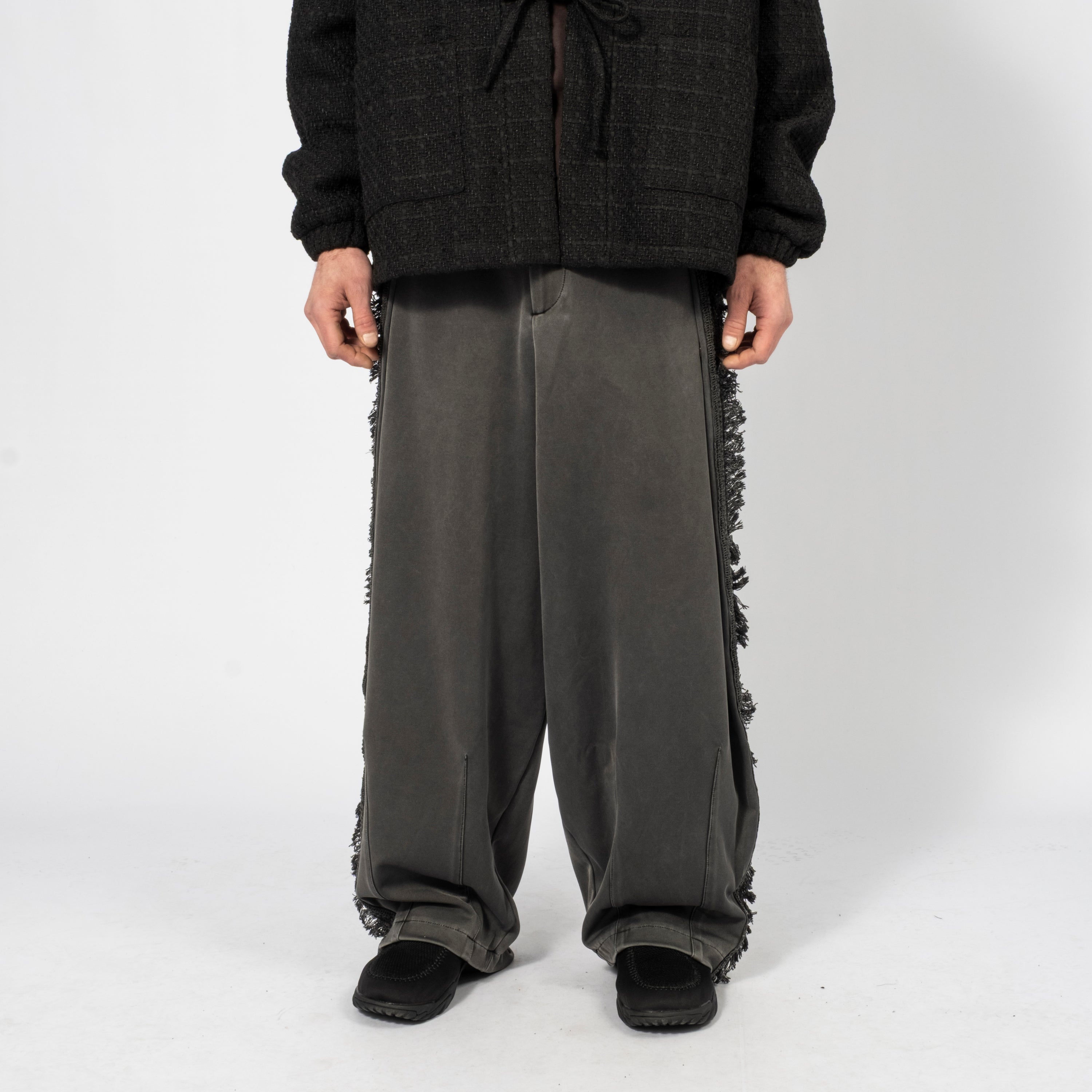 [AJOBYAJO] LACE TRIMMING TRACK PANTS _ CHARCOAL